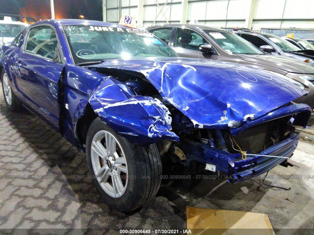 FORD MUSTANG 2013 000bp8am4d5250352