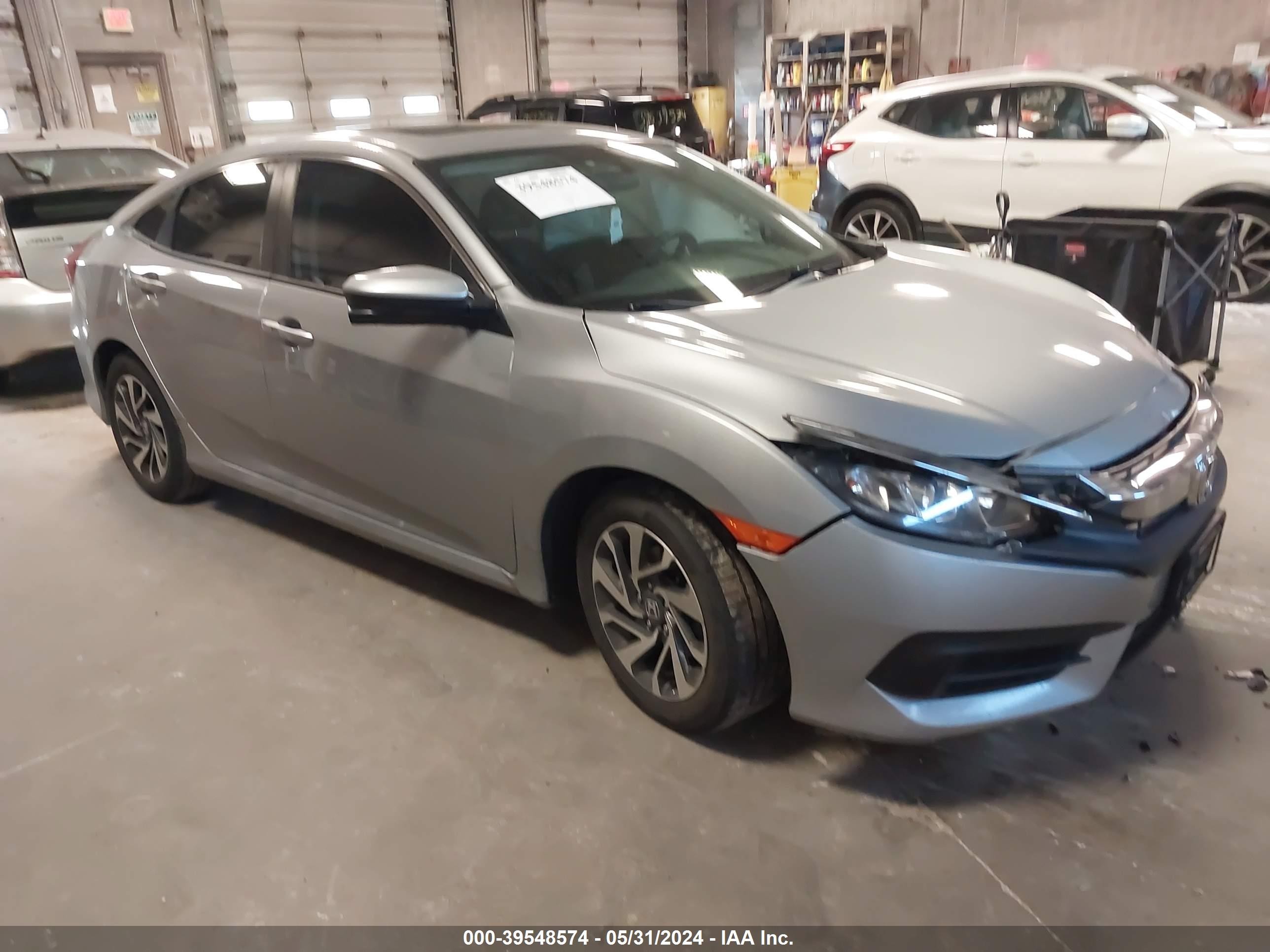 HONDA CIVIC 2018 19xfc2f77je035483