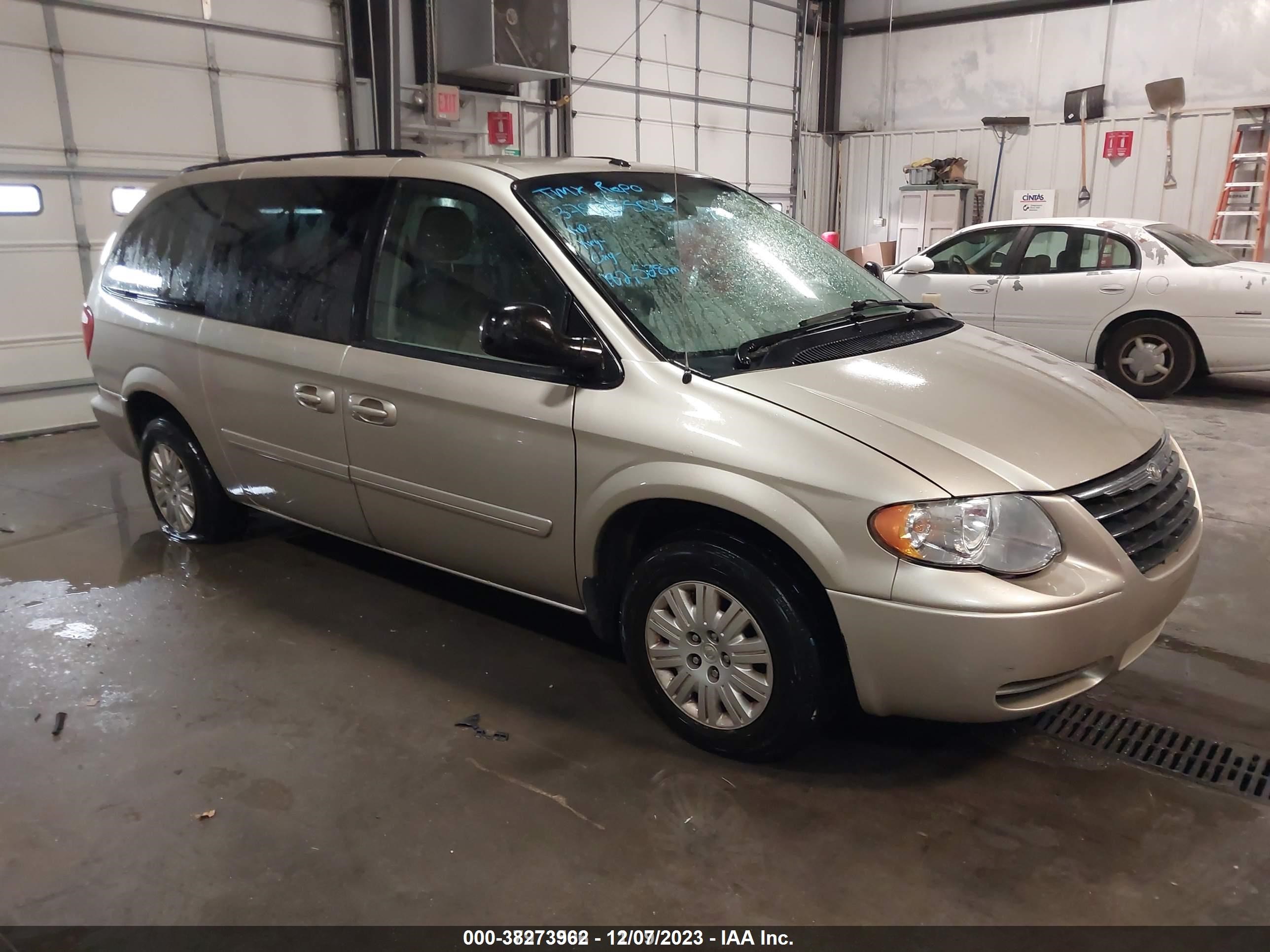 CHRYSLER TOWN & COUNTRY 2007 1a4gp44r77b190575