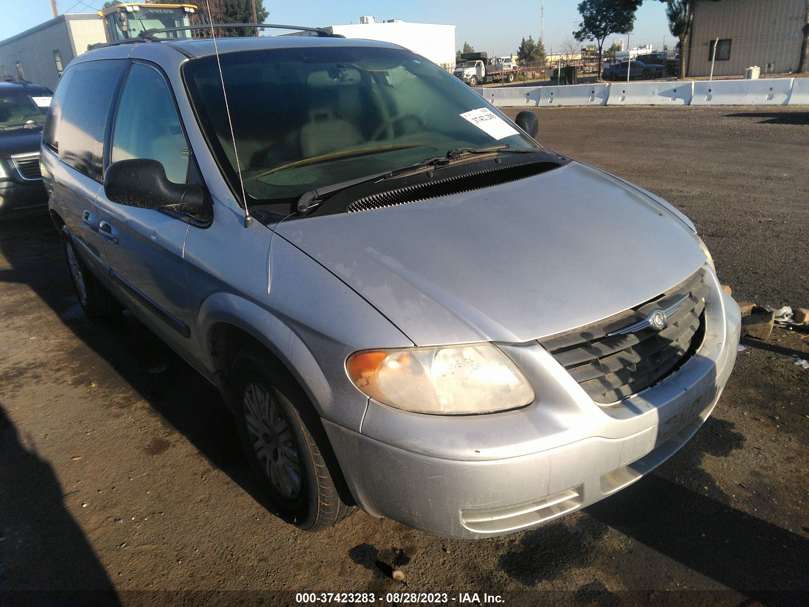 CHRYSLER TOWN & COUNTRY 2006 1a4gp45r06b690896