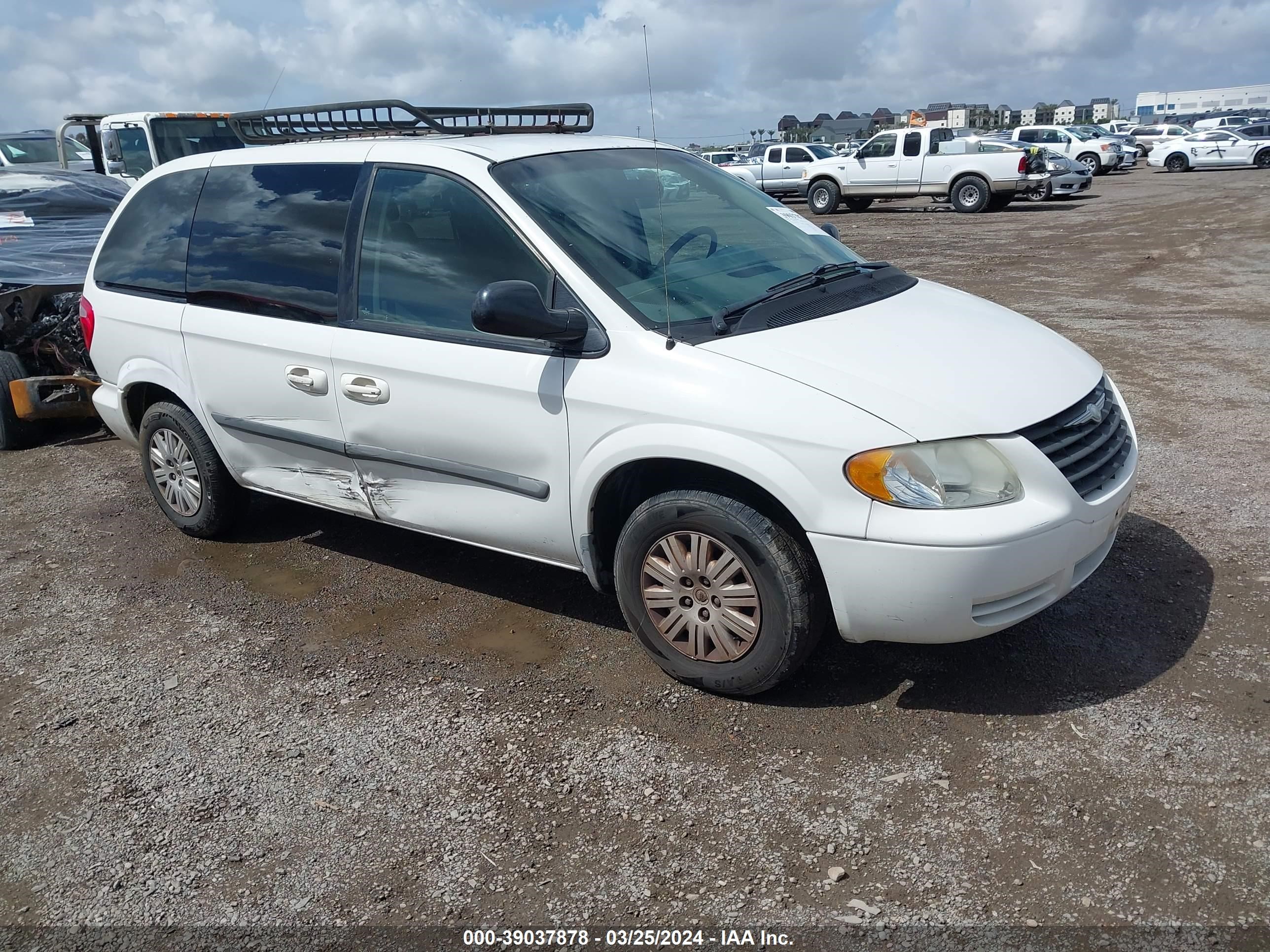 CHRYSLER TOWN & COUNTRY 2006 1a4gp45r06b704165