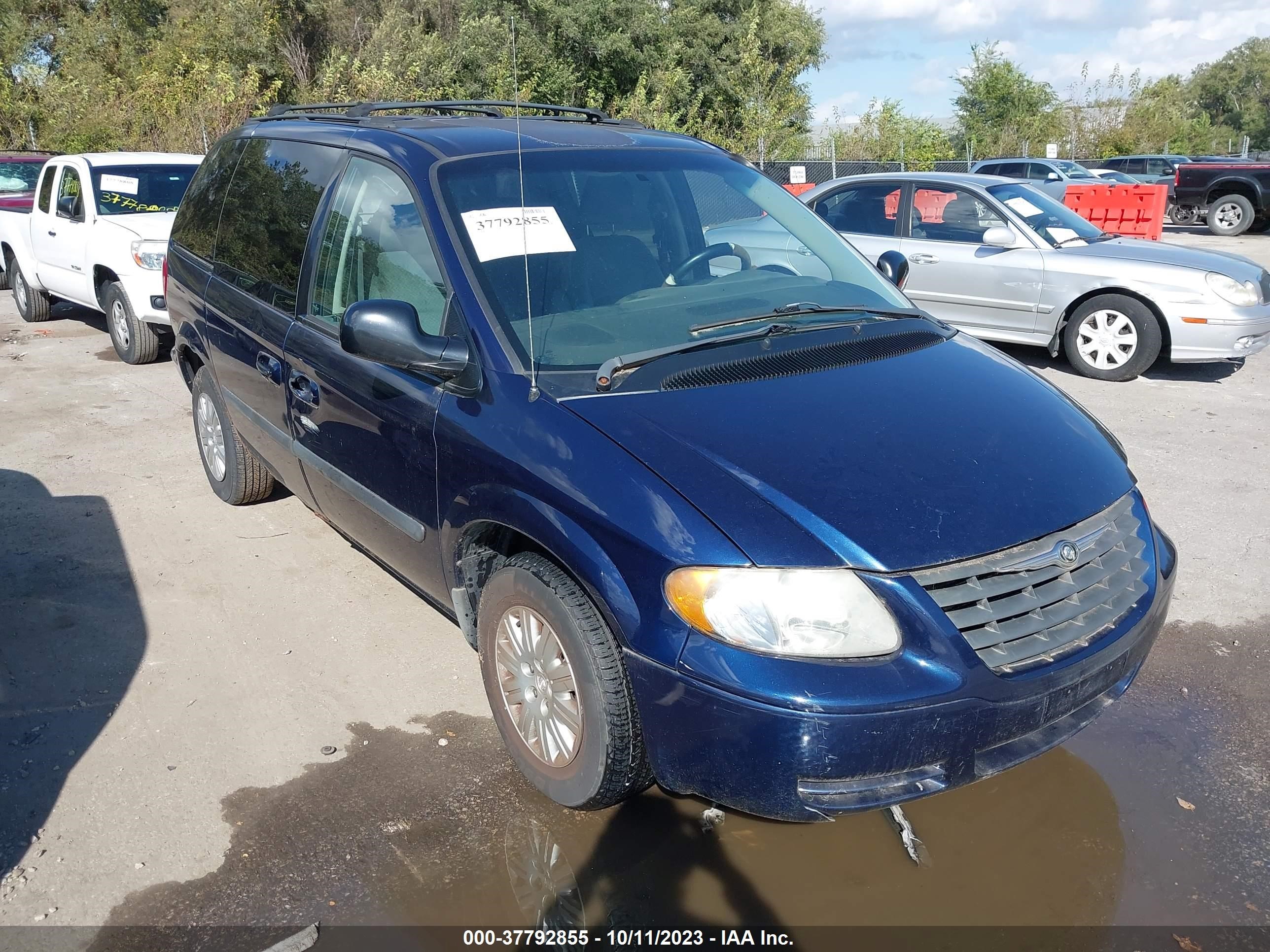 CHRYSLER TOWN & COUNTRY 2006 1a4gp45r46b549510