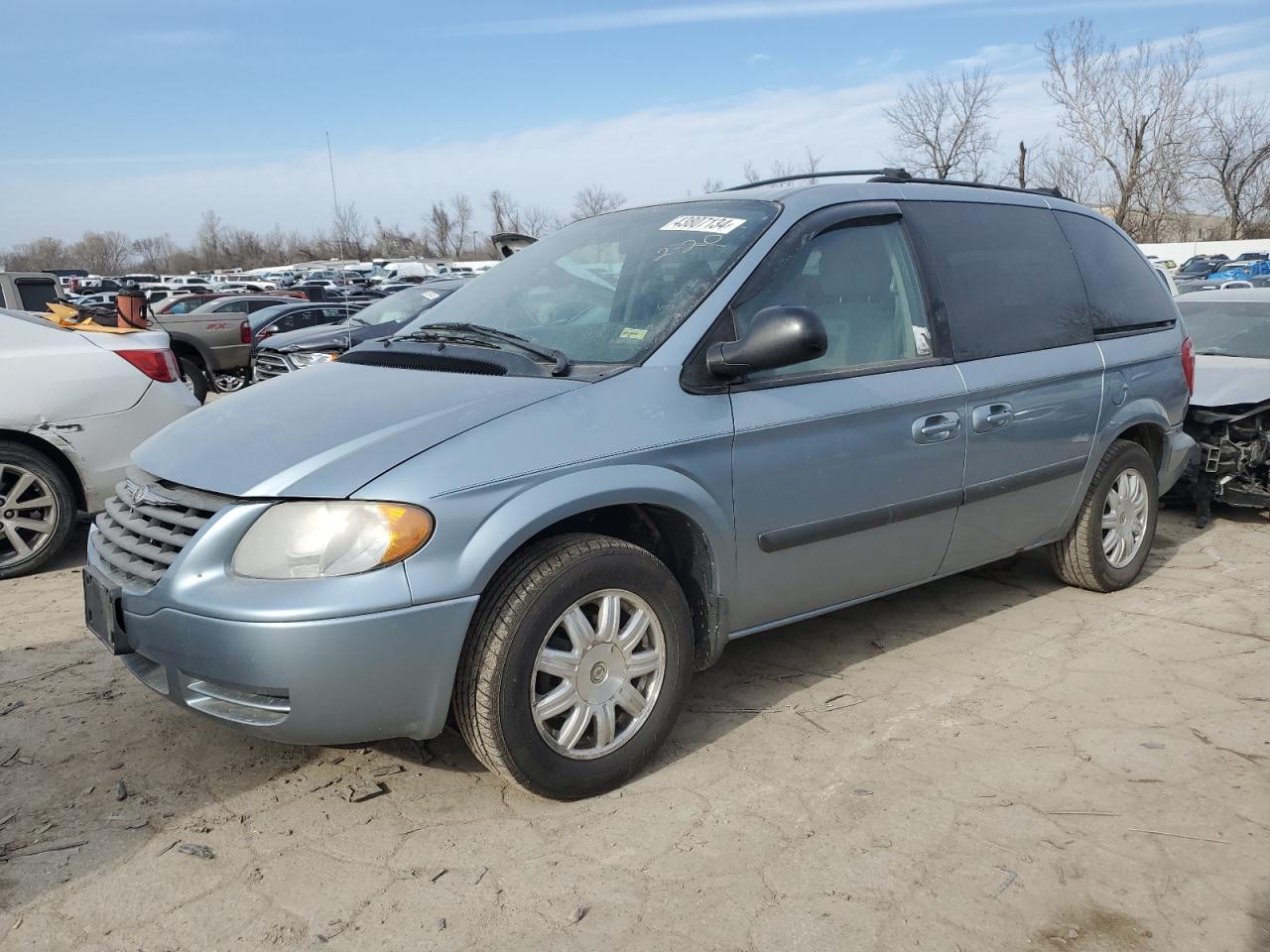 CHRYSLER TOWN & COUNTRY 2006 1a4gp45r76b658222