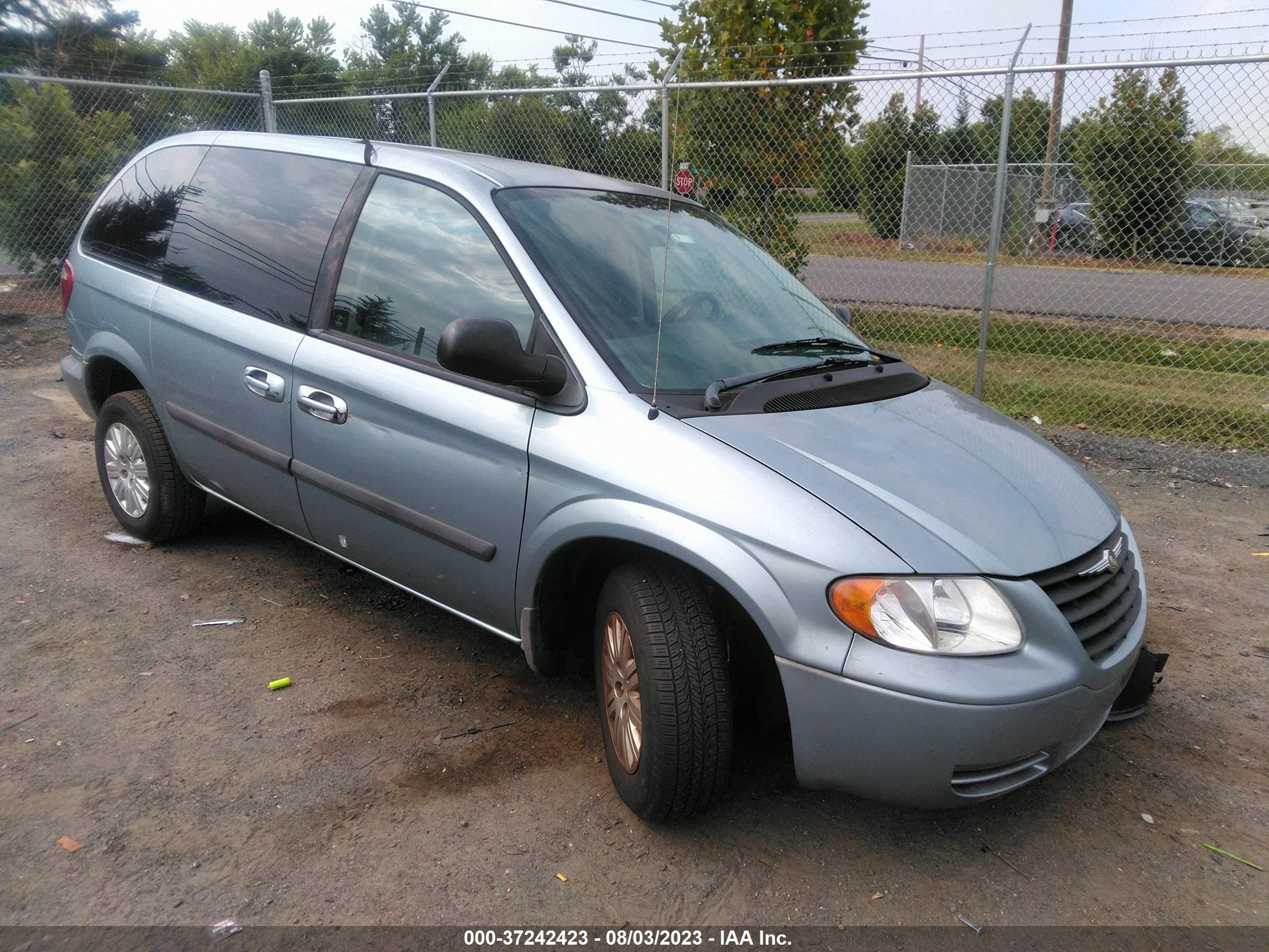 CHRYSLER TOWN & COUNTRY 2006 1a4gp45r96b581384