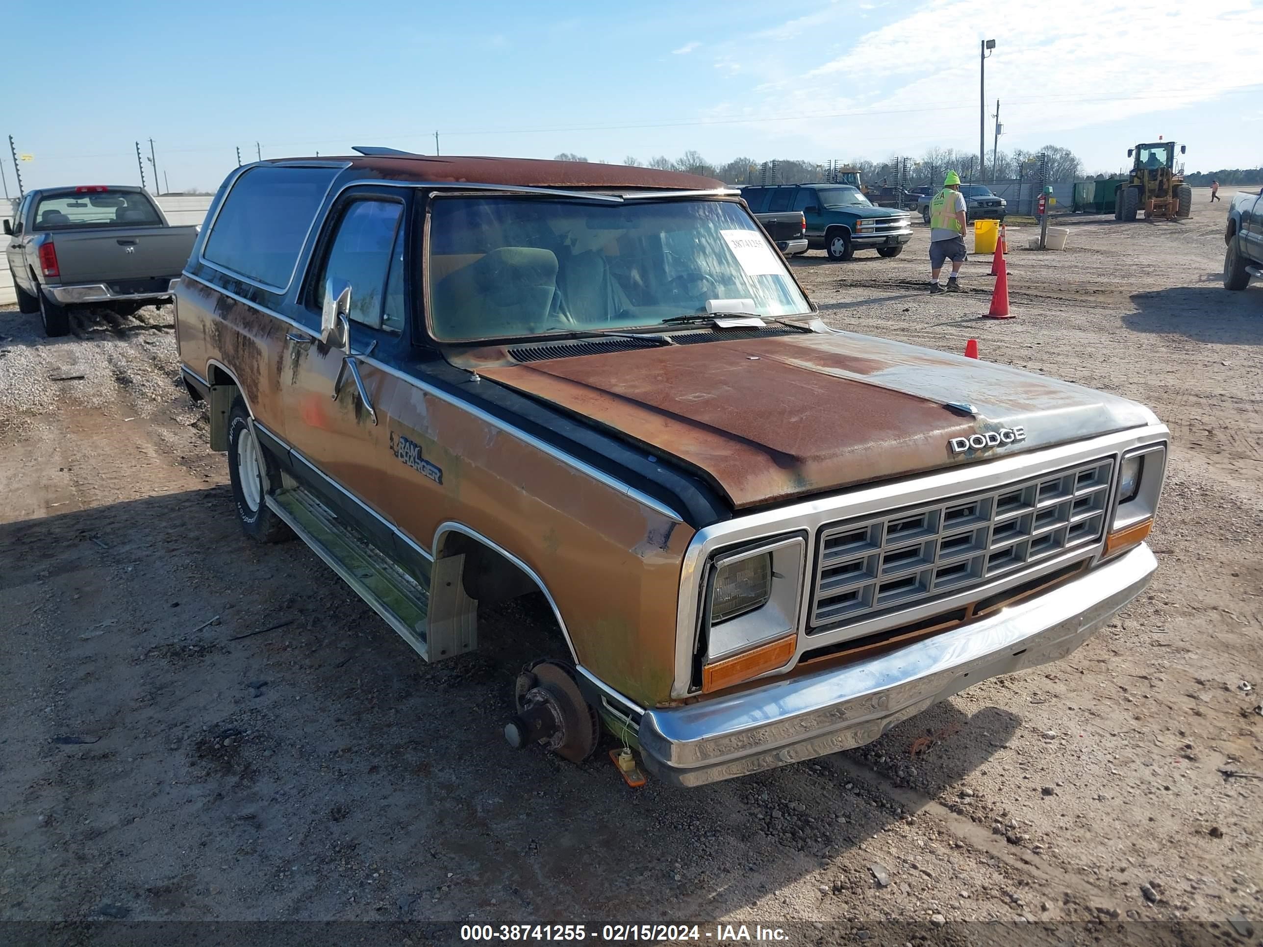 DODGE RAMCHARGER 1985 1b4gw12t5fs696150