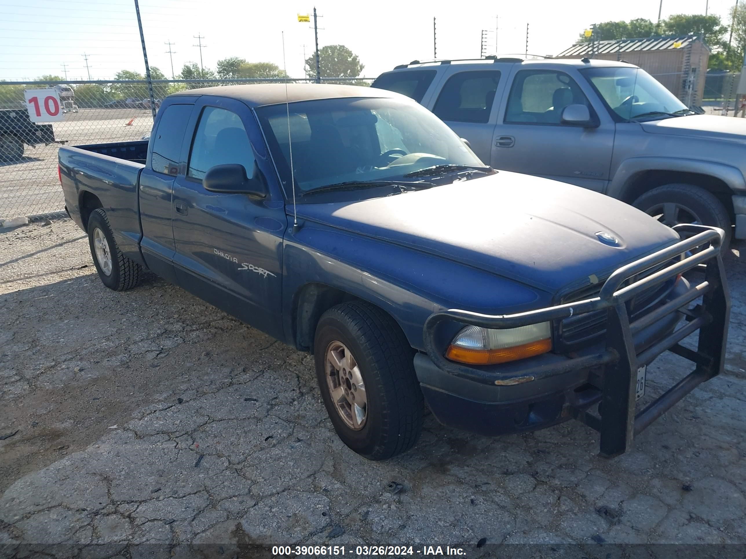 DODGE DAKOTA 2001 1b7gl22n01s310908