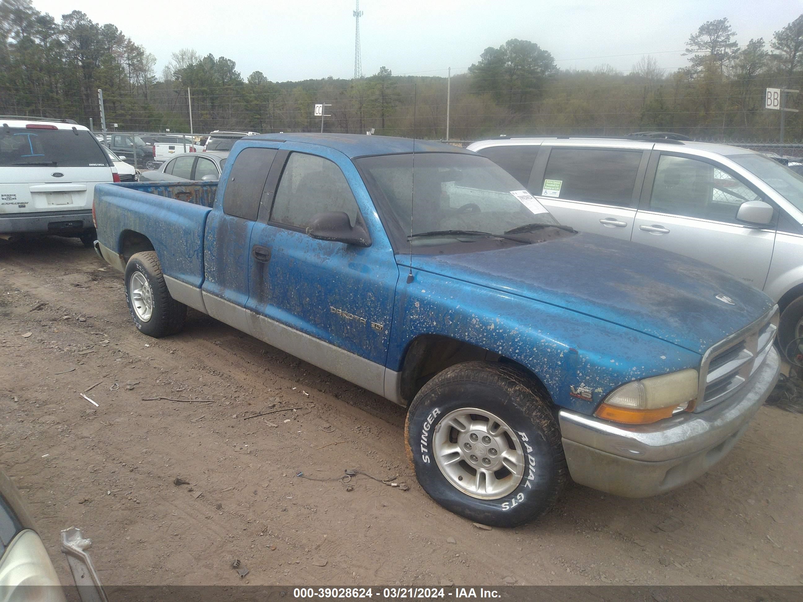 DODGE DAKOTA 1999 1b7gl22x8xs284875