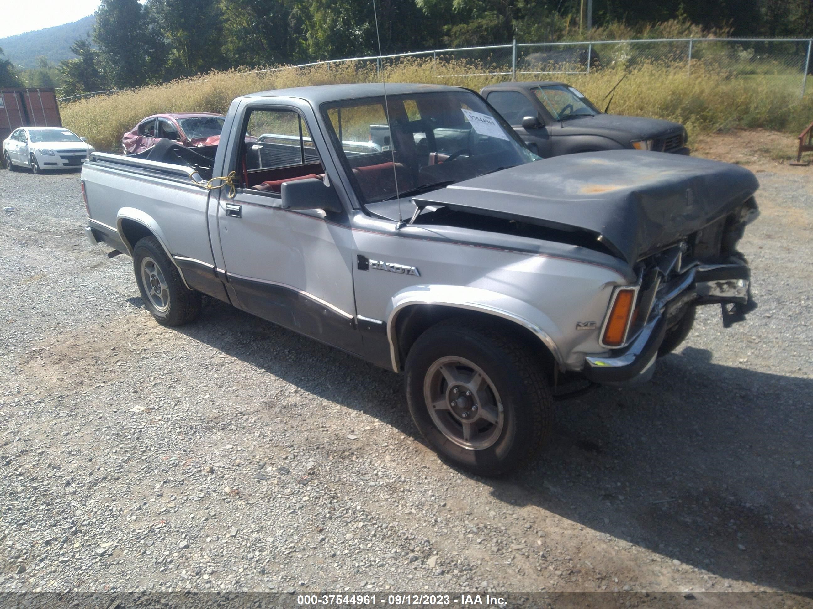 DODGE DAKOTA 1987 1b7gn14m2hs459582