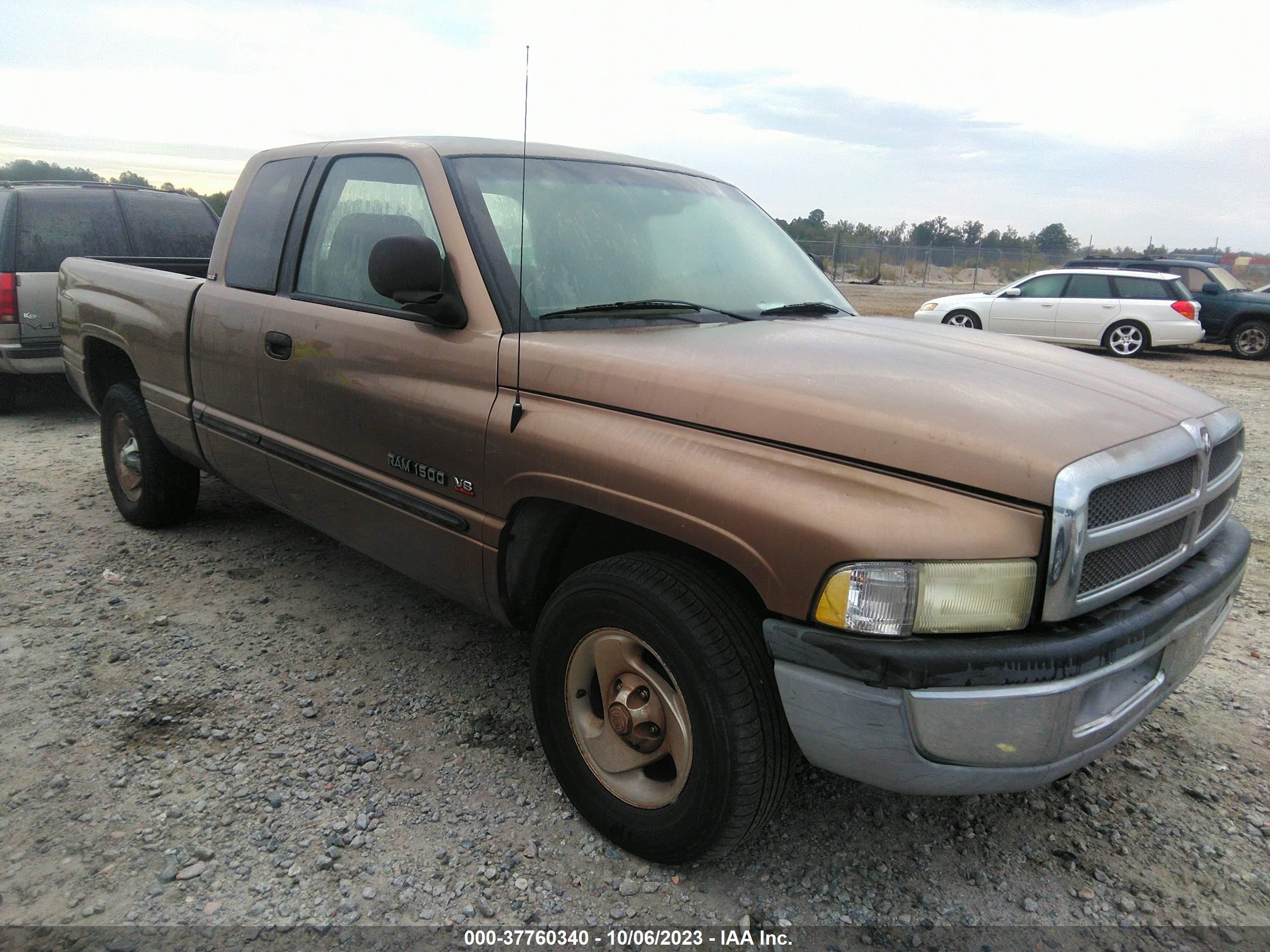 DODGE RAM 2000 1b7hc13z1yj122320