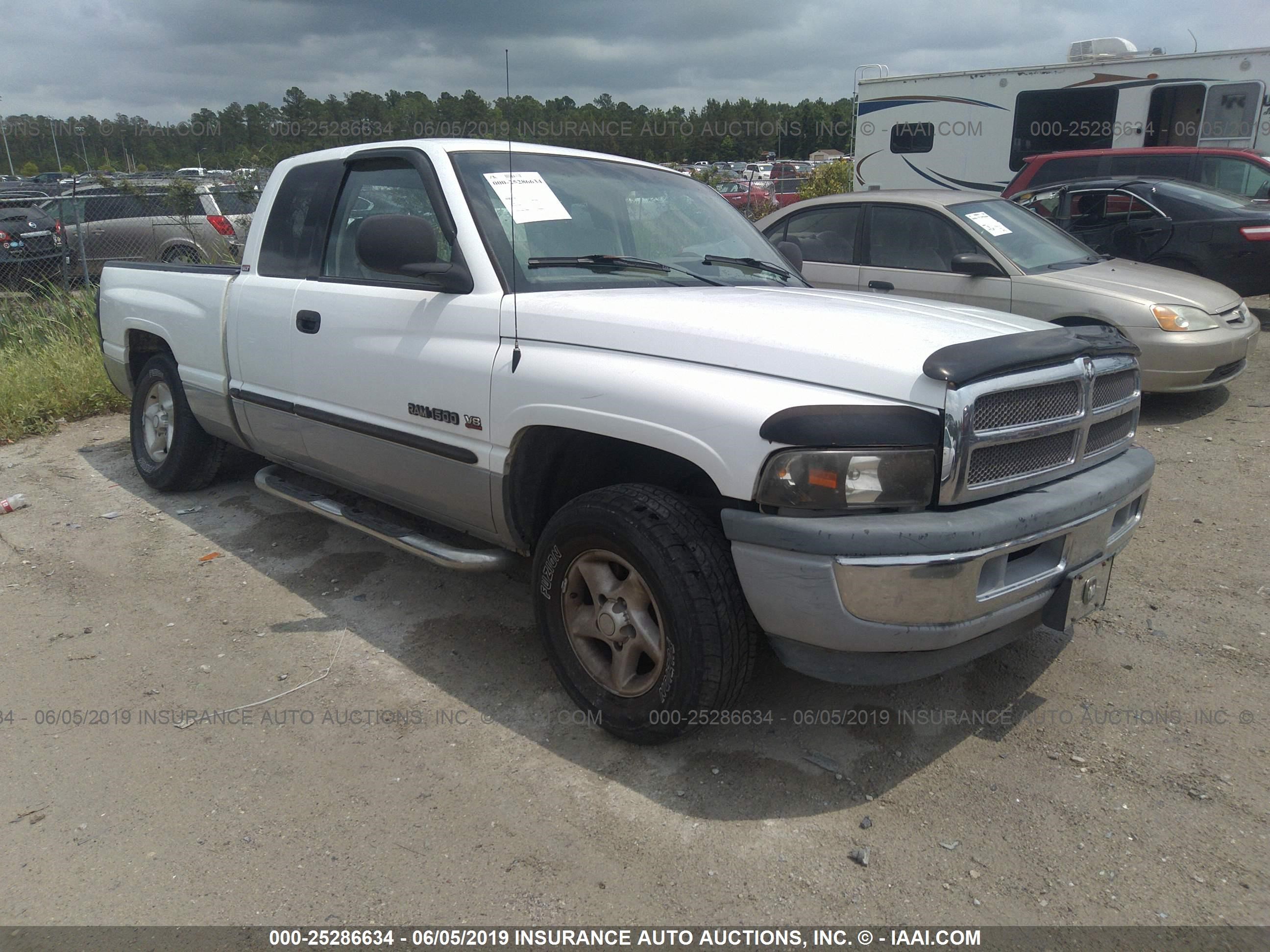 DODGE RAM 2000 1b7hc13zxyj180930