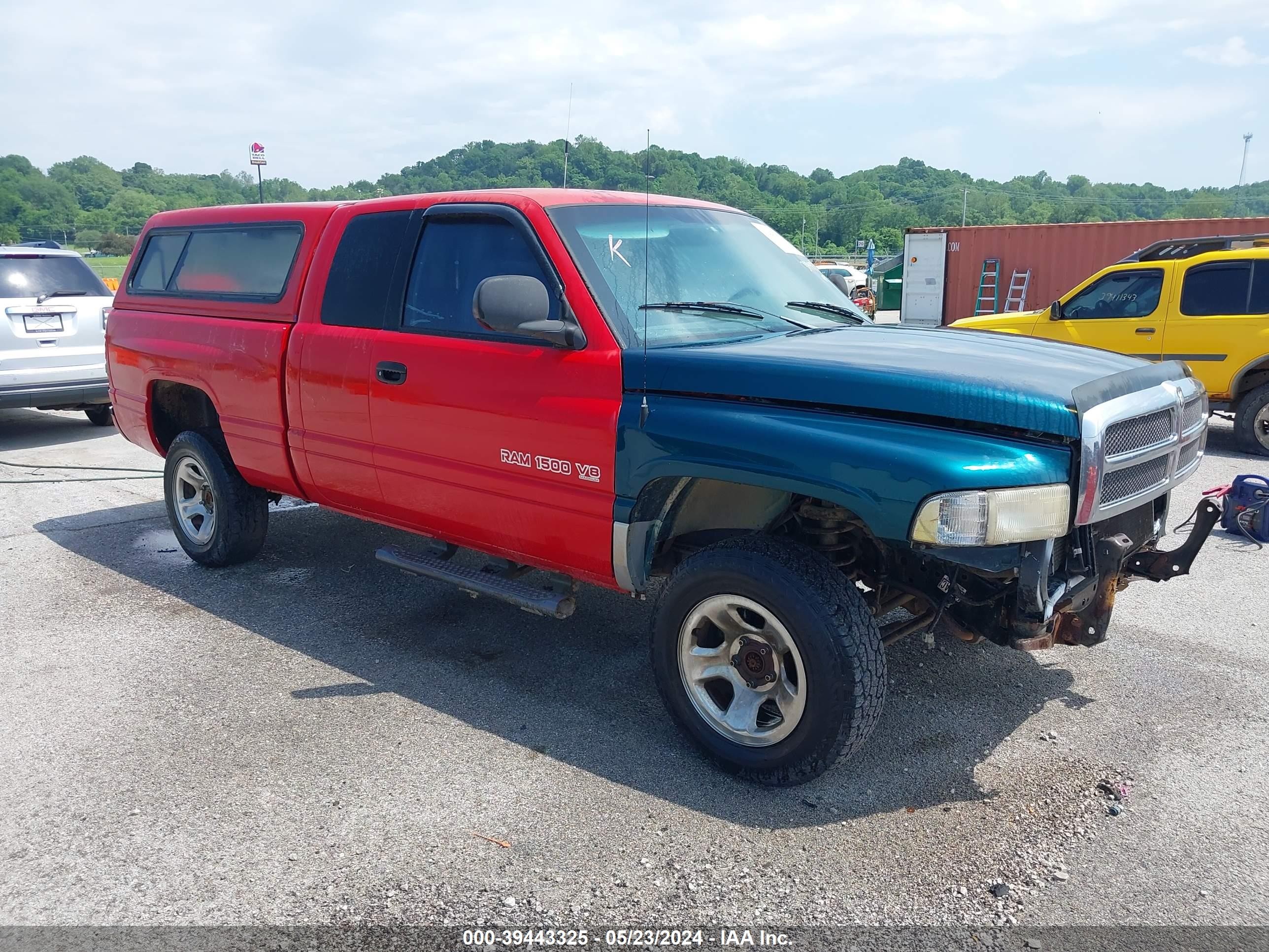 DODGE RAM 2000 1b7hf13z0yj168180