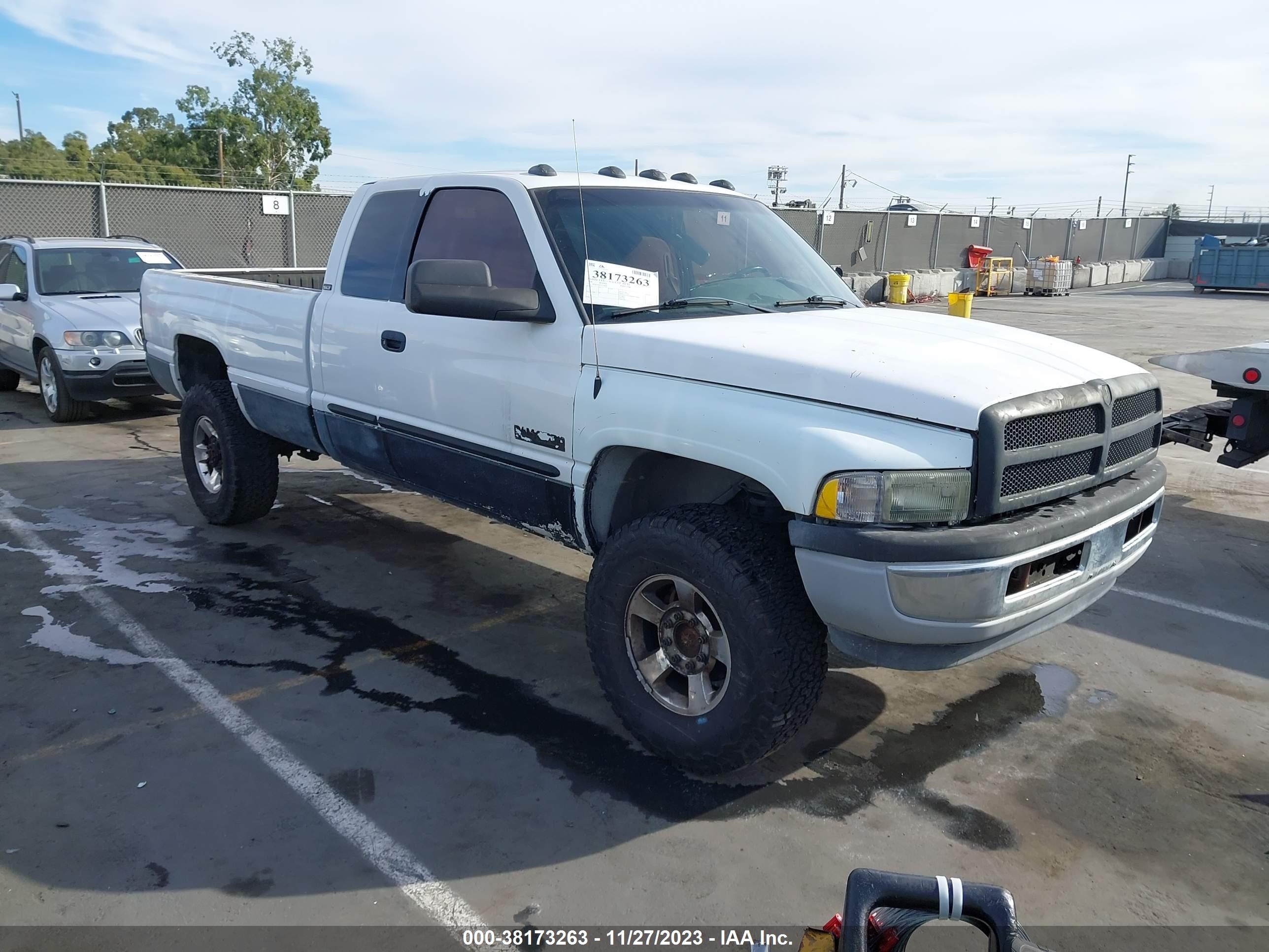 DODGE RAM 2000 1b7kf2368yj124686