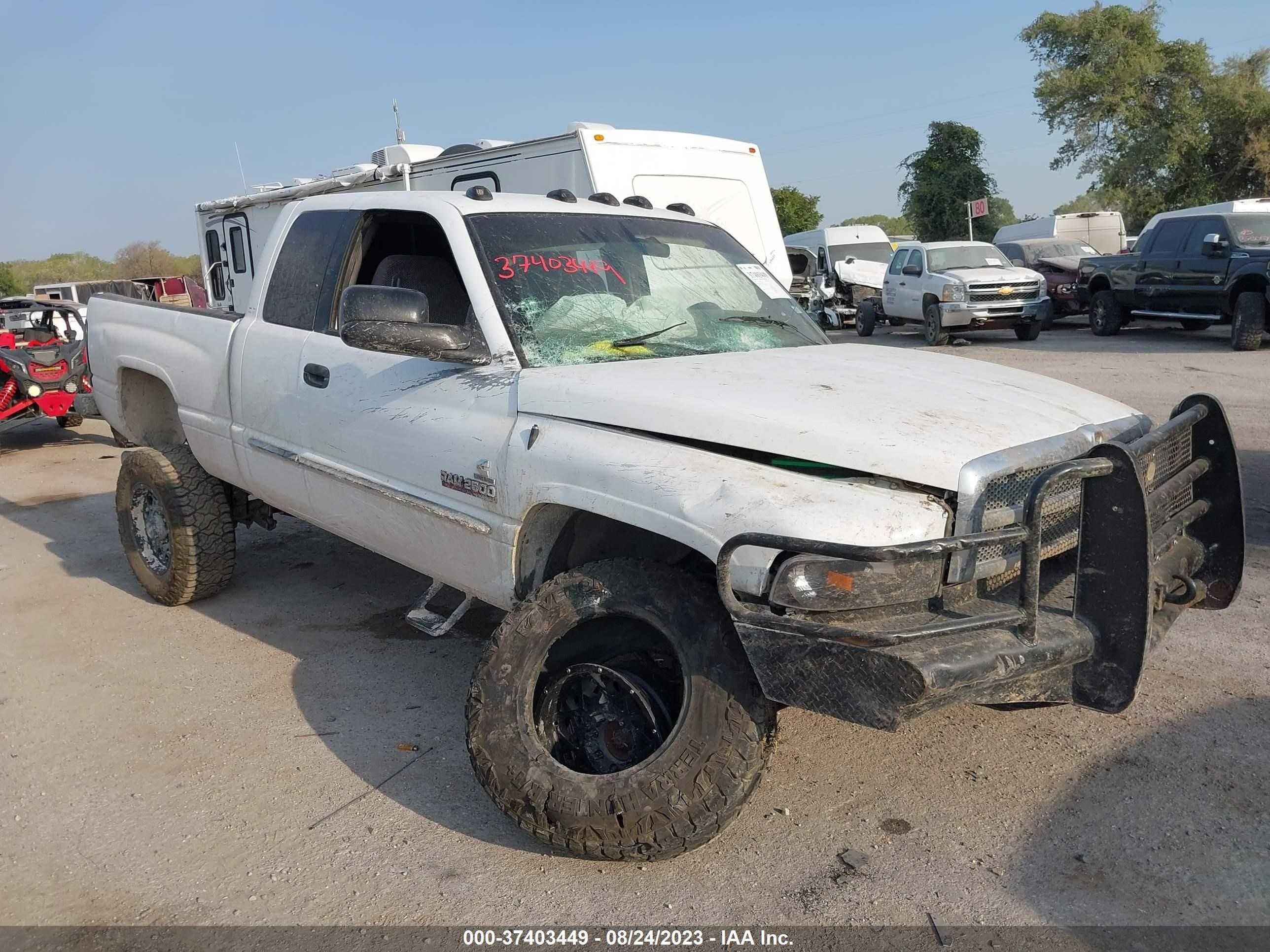 DODGE RAM 2001 1b7kf237x1j546182