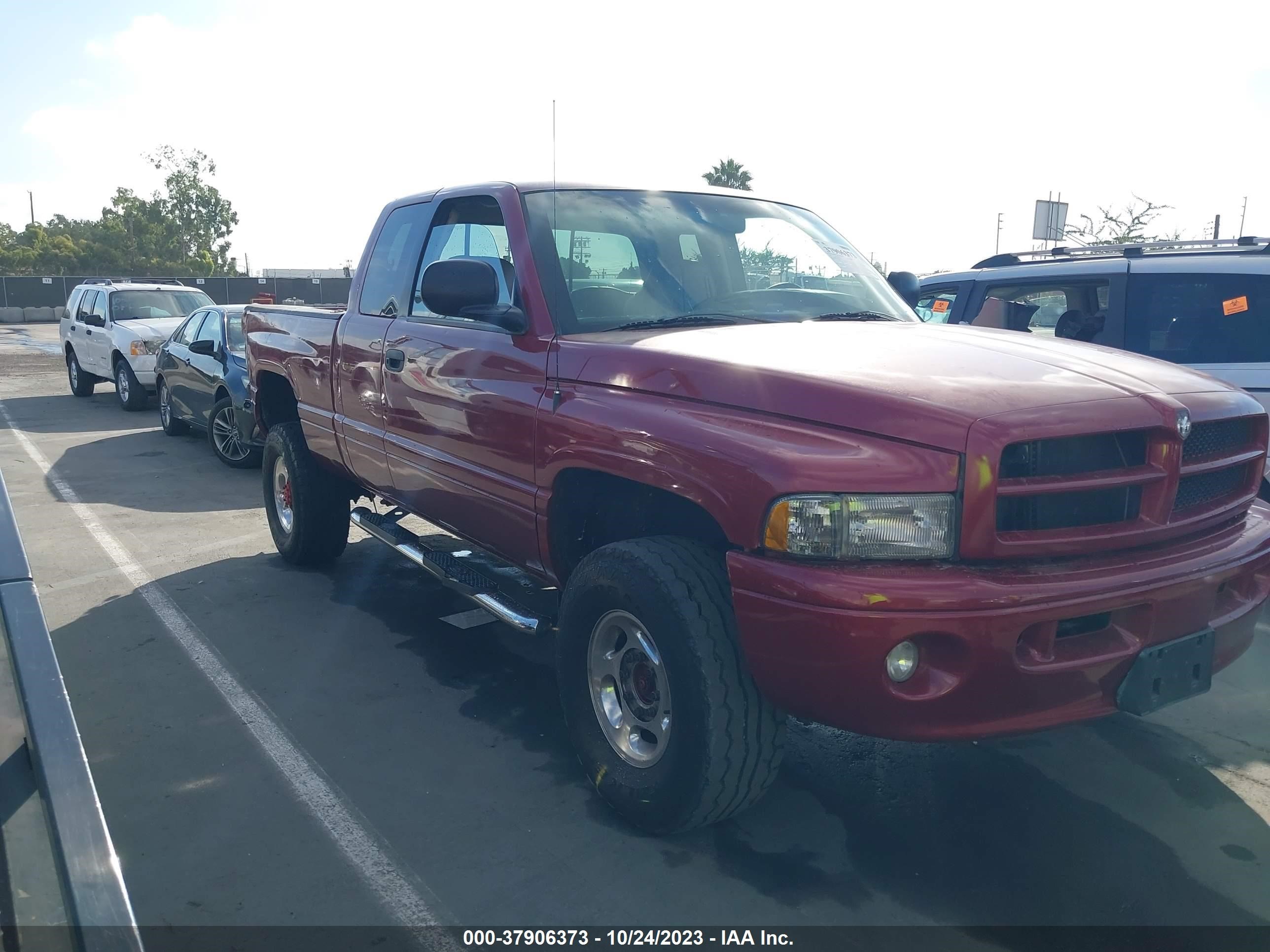 DODGE RAM 2000 1b7kf23w0yj125511