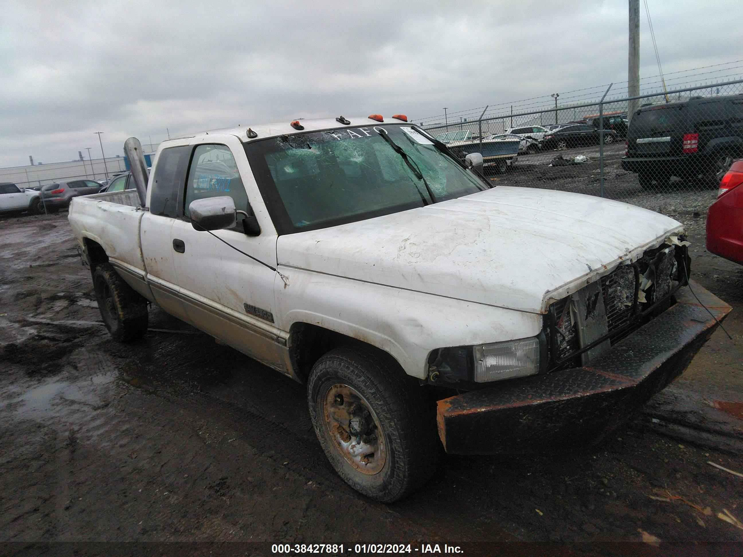 DODGE RAM 2000 1b7kf23z4yj182319