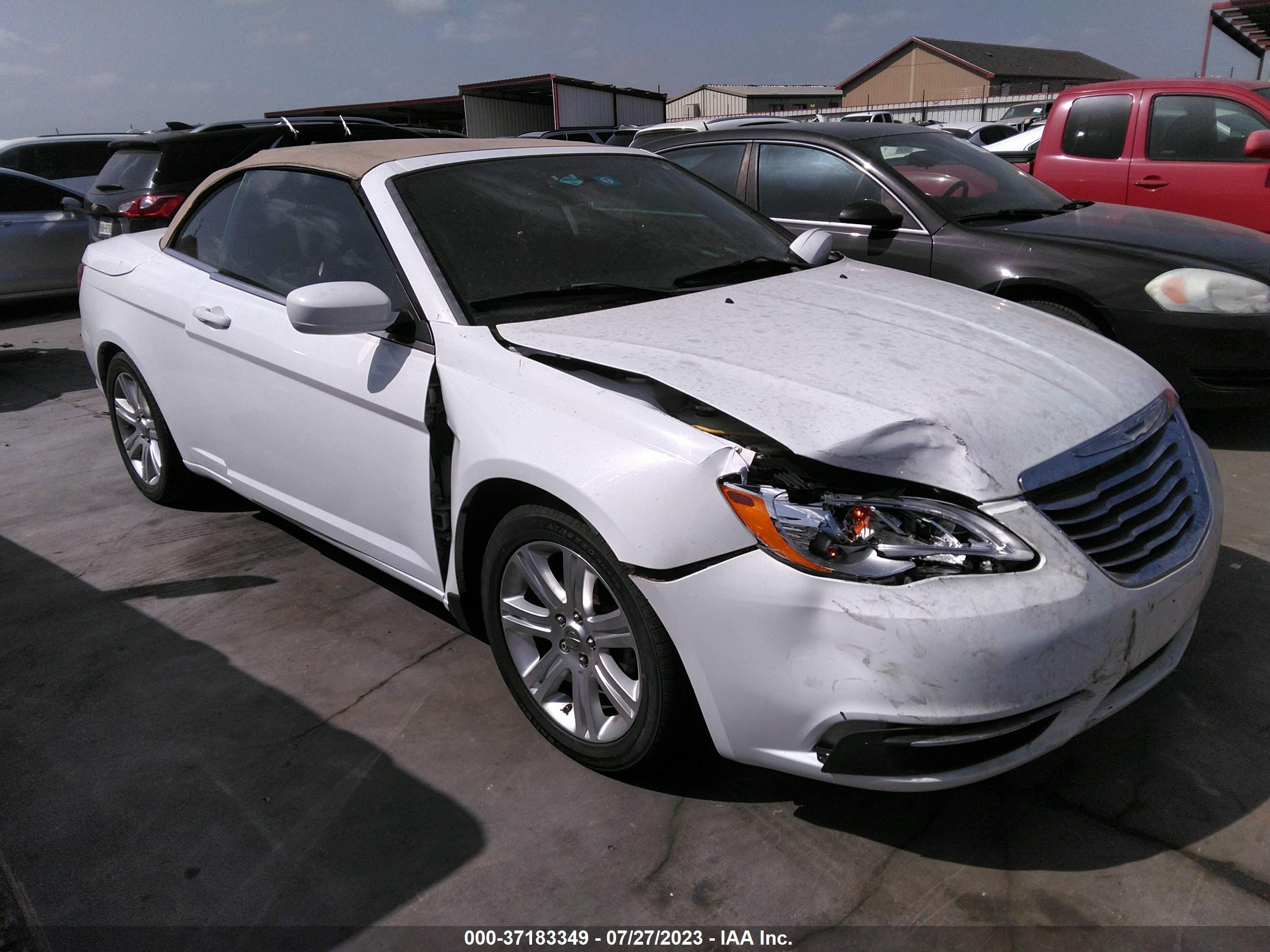 CHRYSLER 200 2011 1c3bc2eg1bn620562