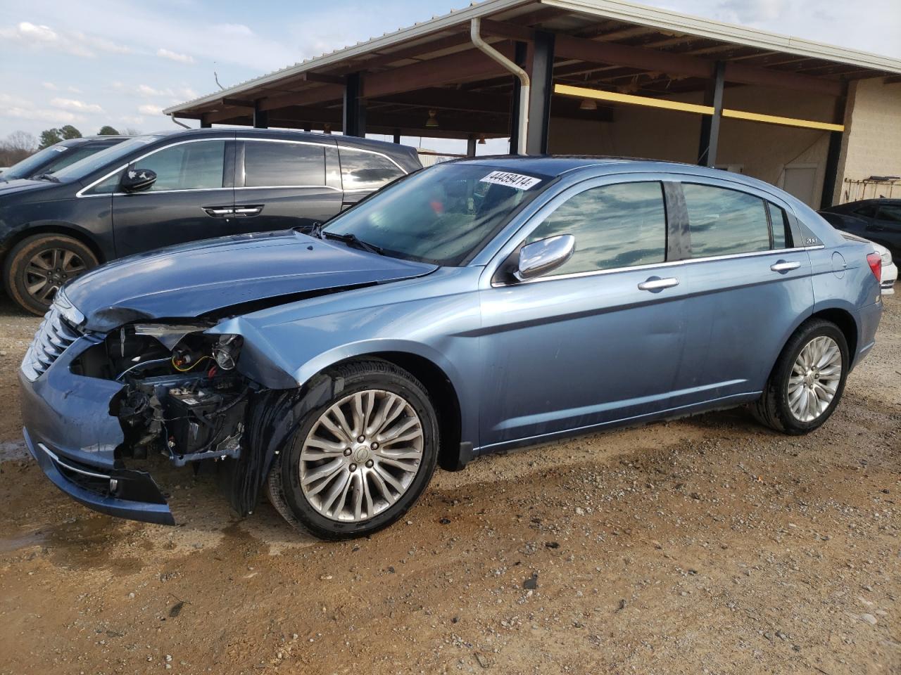 CHRYSLER 200 2011 1c3bc2fb3bn570198