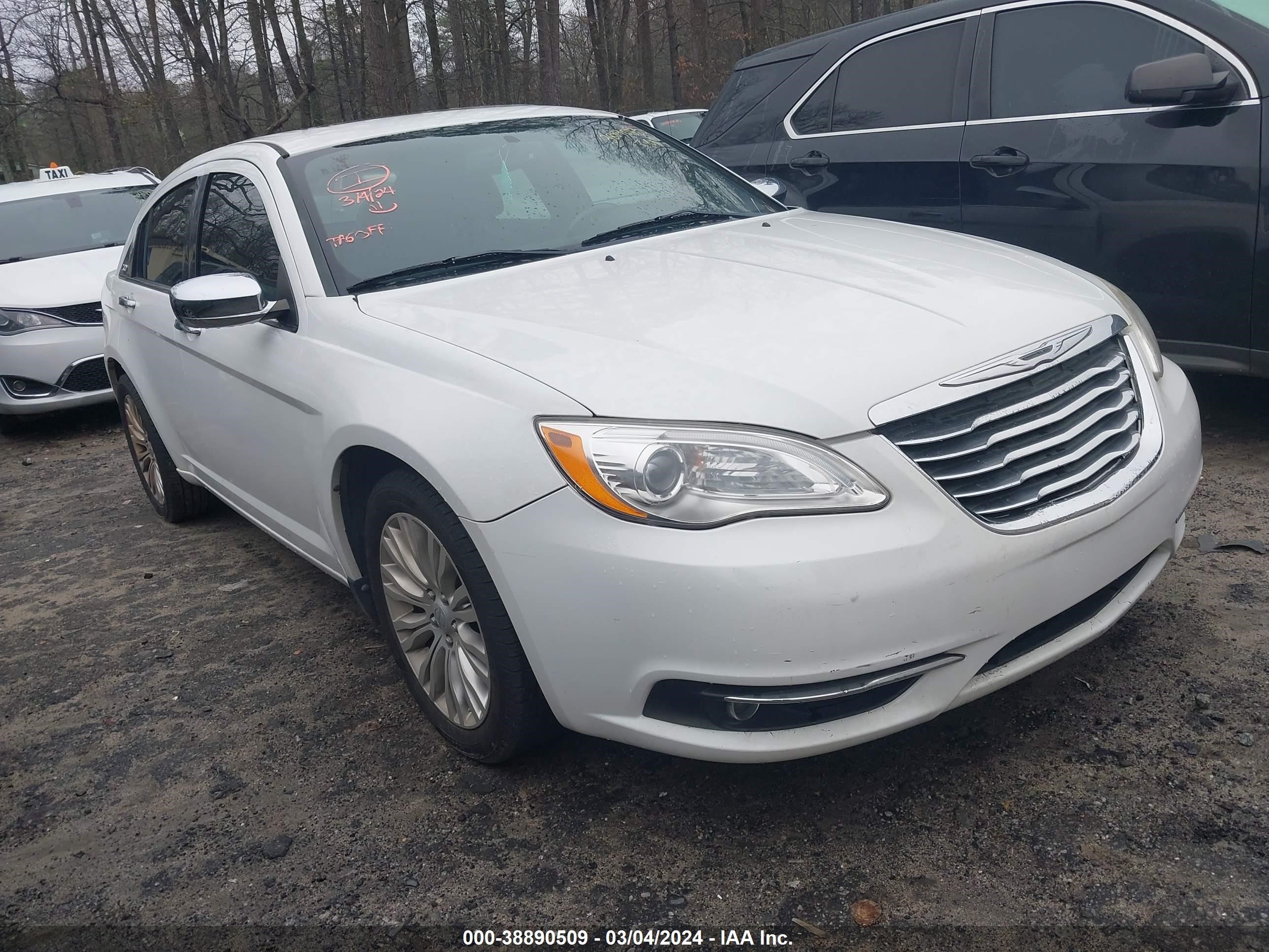 CHRYSLER 200 2011 1c3bc2fg5bn581635