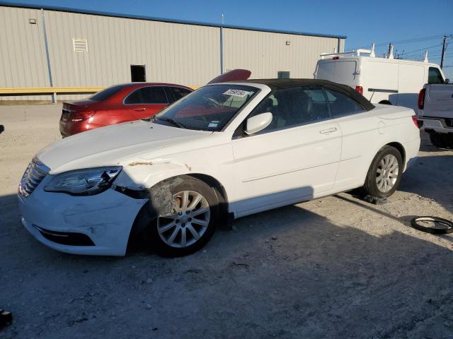 CHRYSLER 200 TOURIN 2013 1c3bcbeg4dn718536