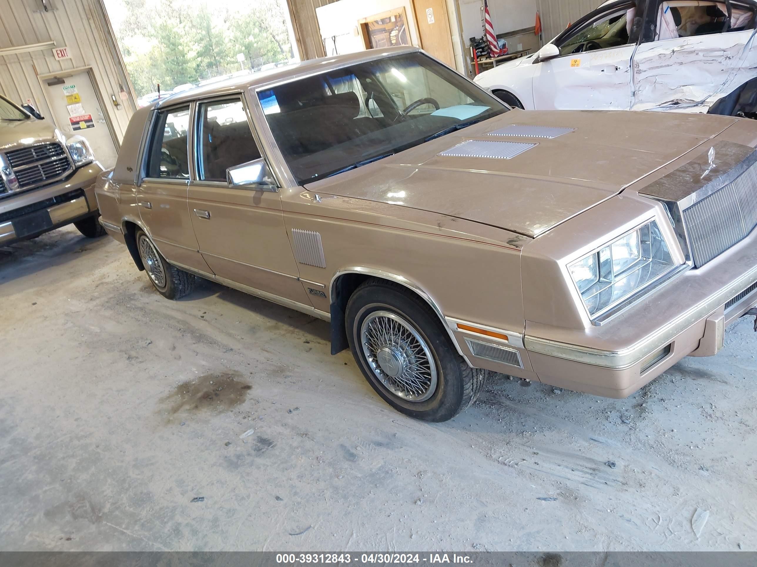 CHRYSLER NEW YORKER 1986 1c3bt56e2gc294028