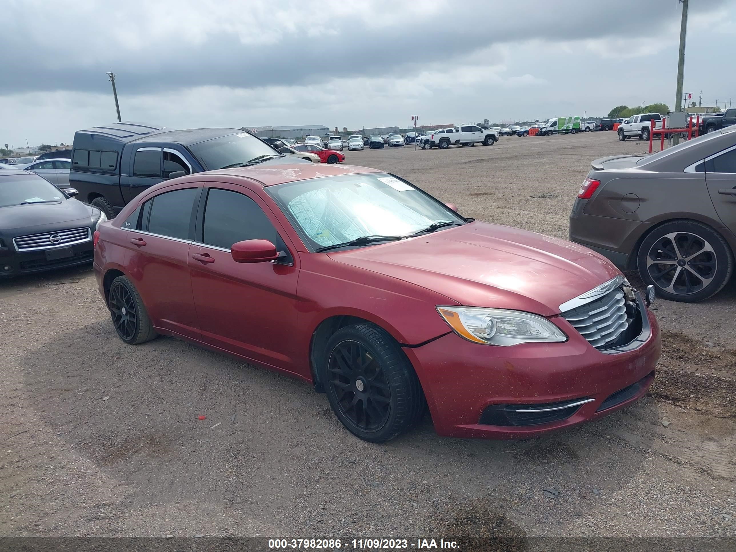 CHRYSLER 200 2013 1c3ccbab7dn560420