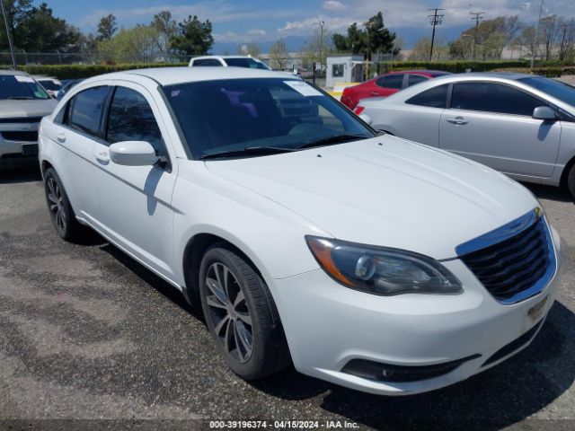 CHRYSLER 200 2013 1c3ccbbb3dn597897