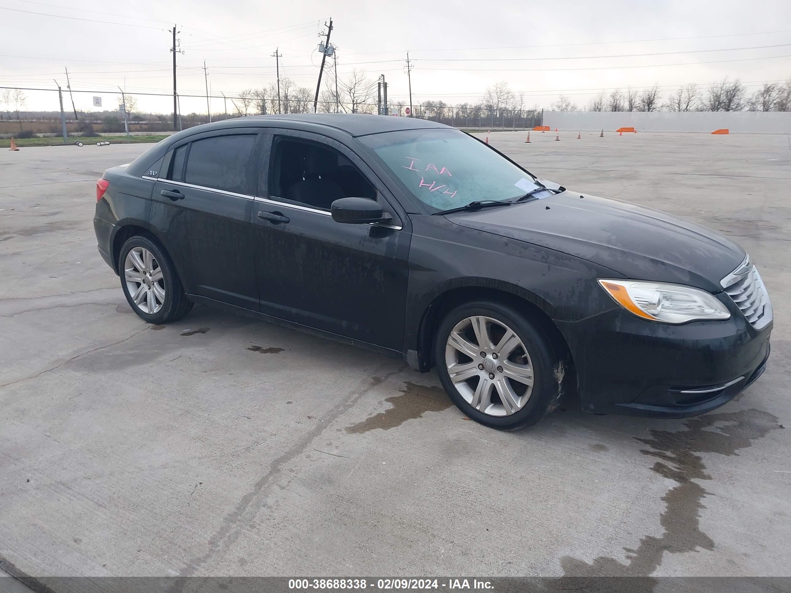 CHRYSLER 200 2013 1c3ccbbb5dn743572