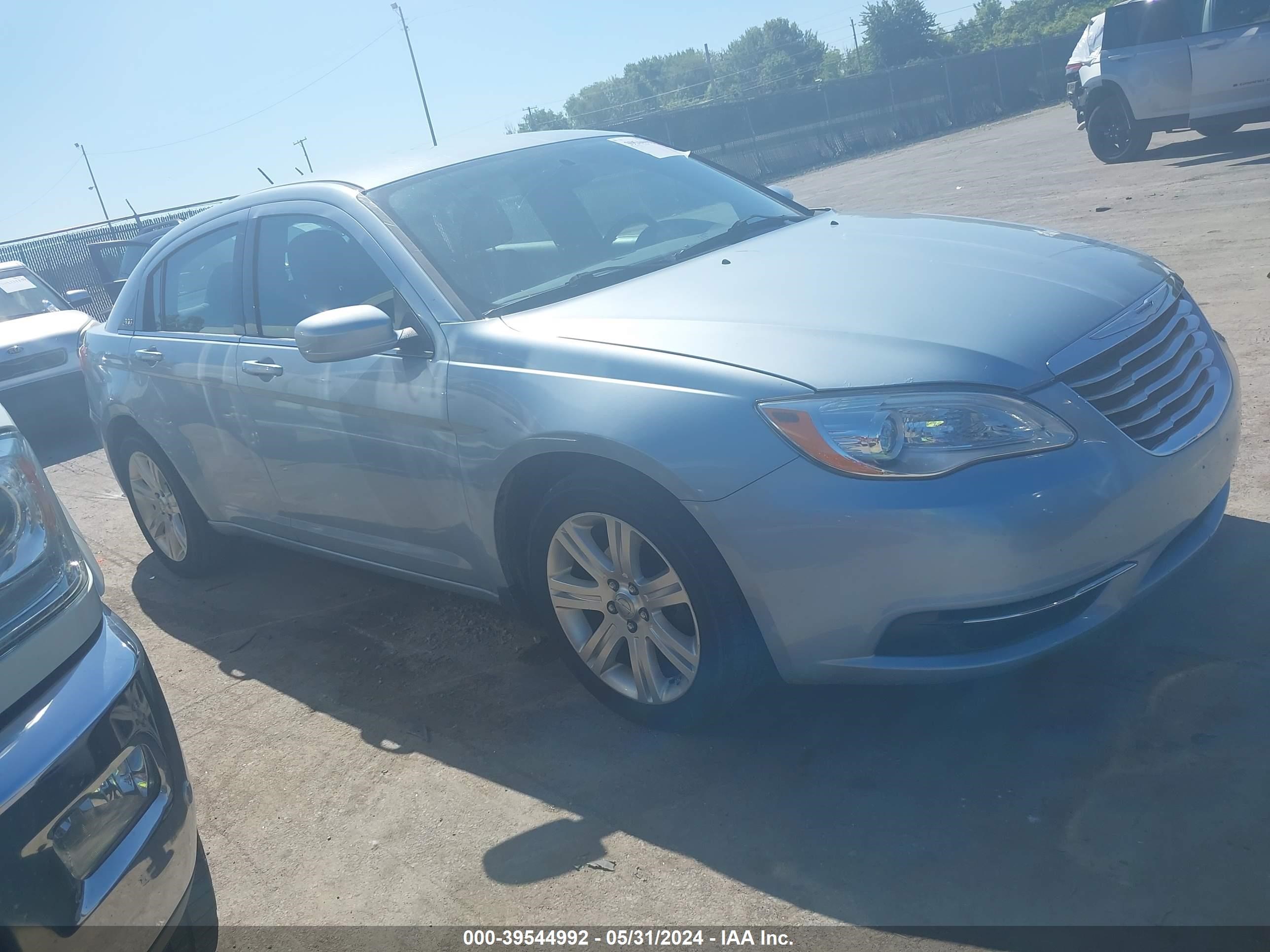 CHRYSLER 200 2013 1c3ccbbb7dn539145