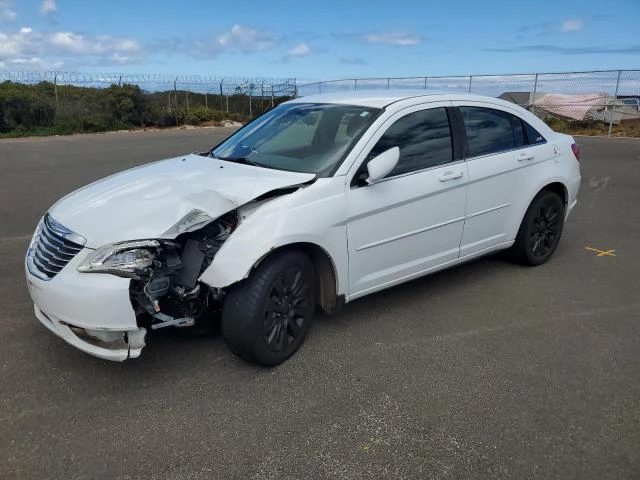 CHRYSLER 200 TOURIN 2013 1c3ccbbb9dn639697