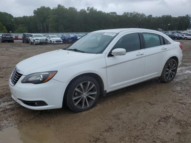 CHRYSLER 200 TOURIN 2013 1c3ccbbg9dn737396