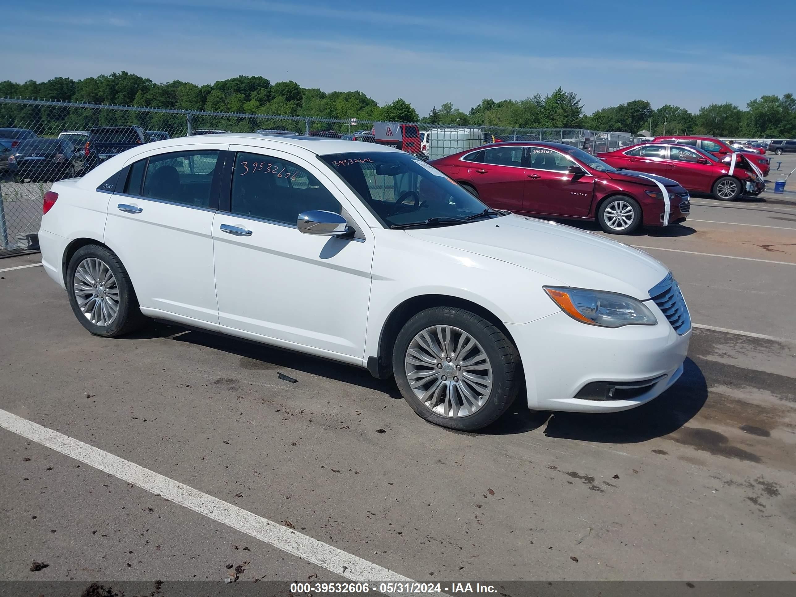 CHRYSLER 200 2013 1c3ccbcg7dn655309