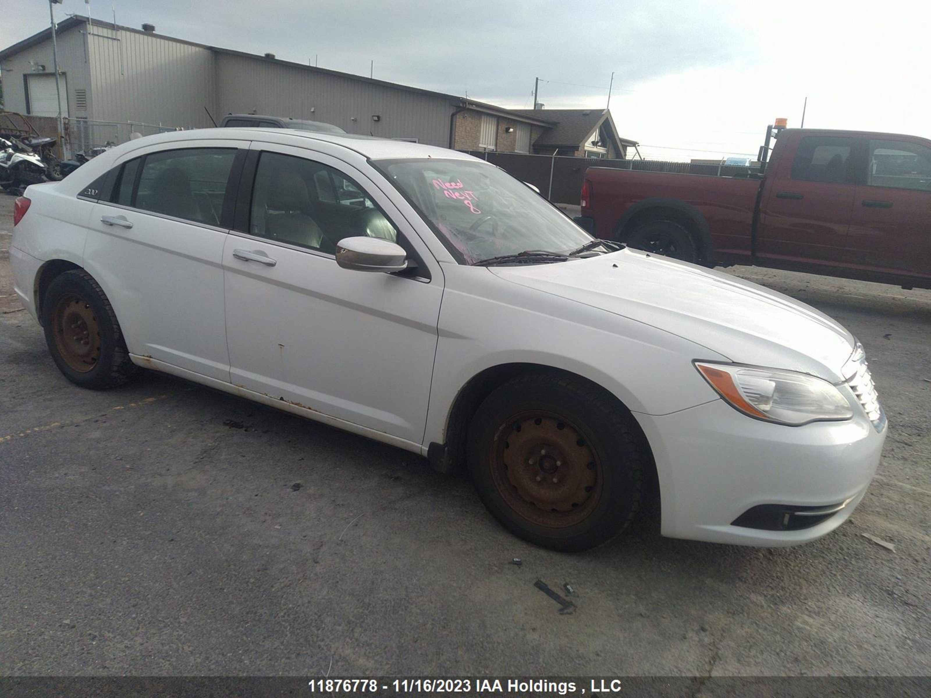 CHRYSLER 200 2013 1c3ccbcg8dn673639