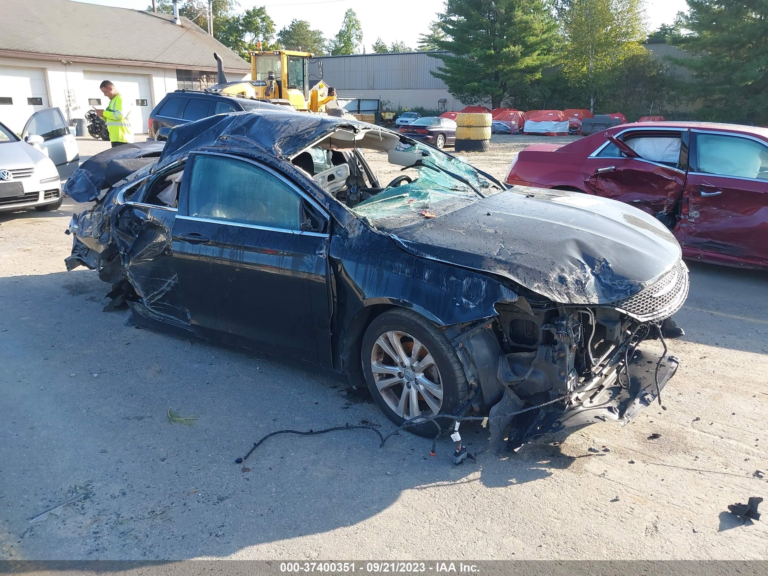 CHRYSLER 200 2015 1c3cccab2fn541539