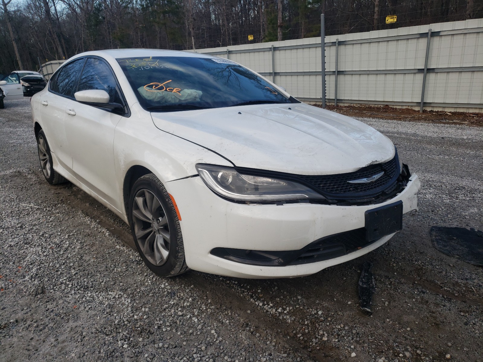 CHRYSLER NULL 2015 1c3cccdg8fn656704