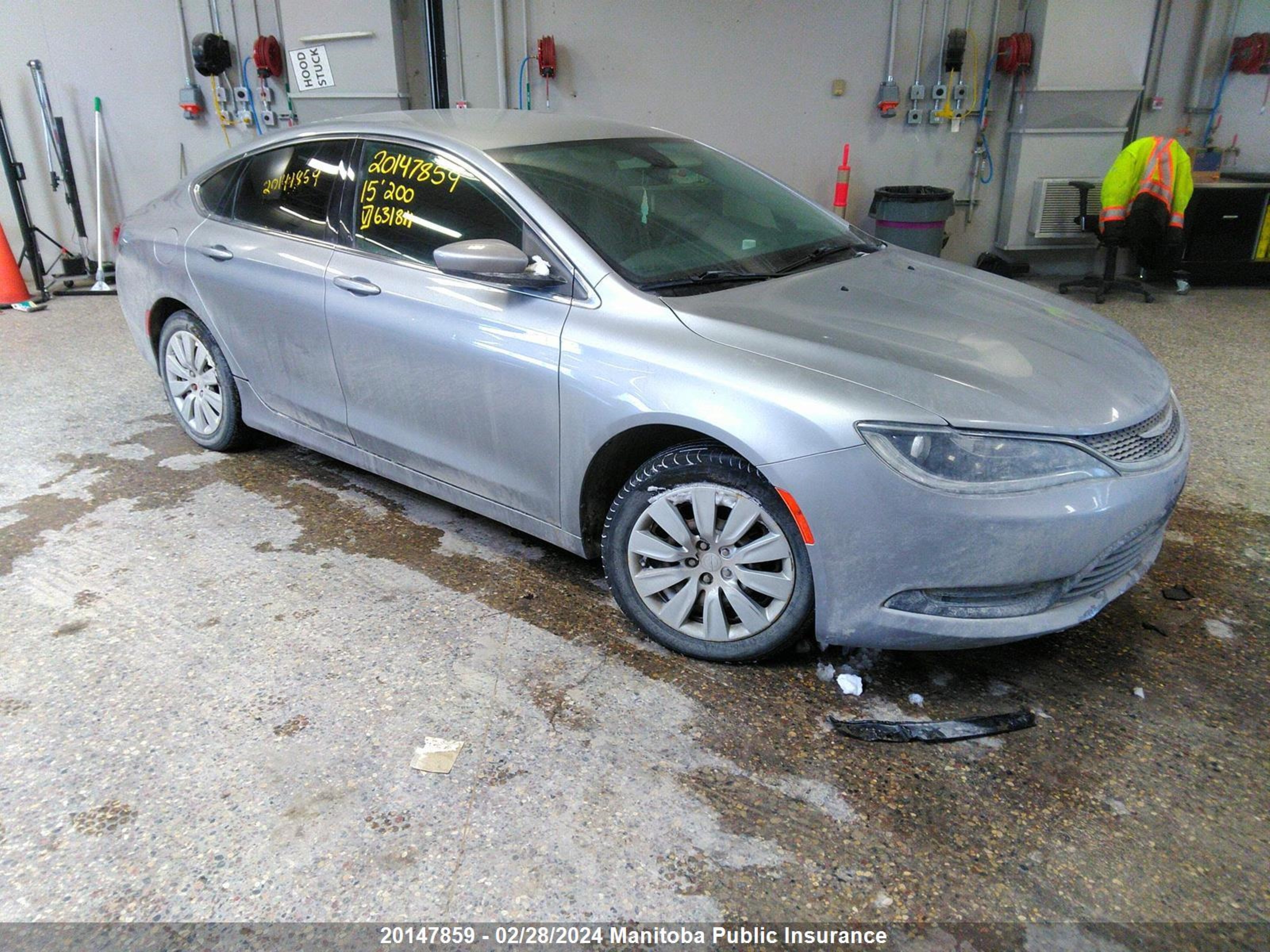 CHRYSLER 200 2015 1c3cccfb3fn631811