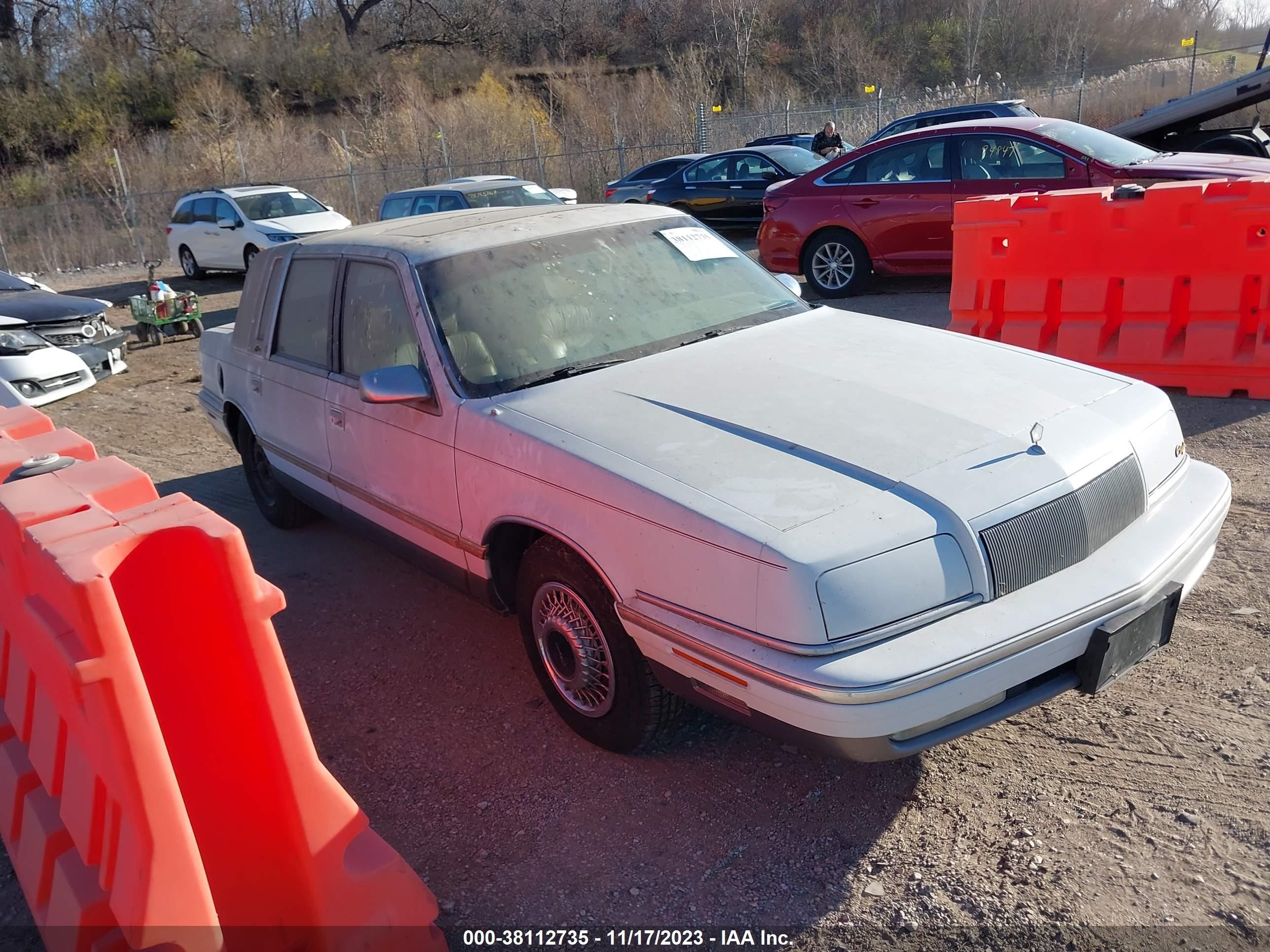 CHRYSLER NEW YORKER 1992 1c3xv66r7nd827121