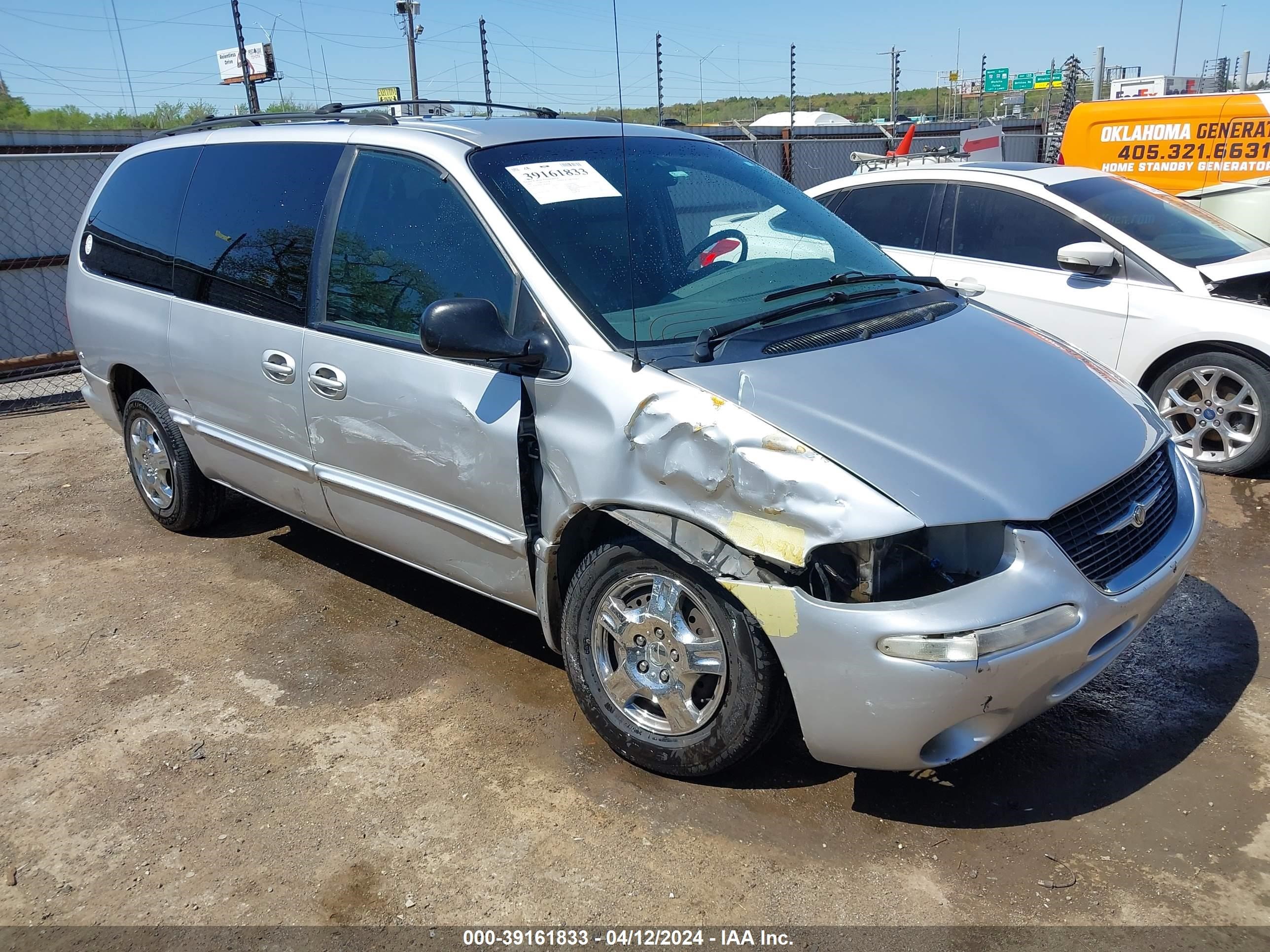 CHRYSLER TOWN & COUNTRY 2000 1c4gp44g2yb582661