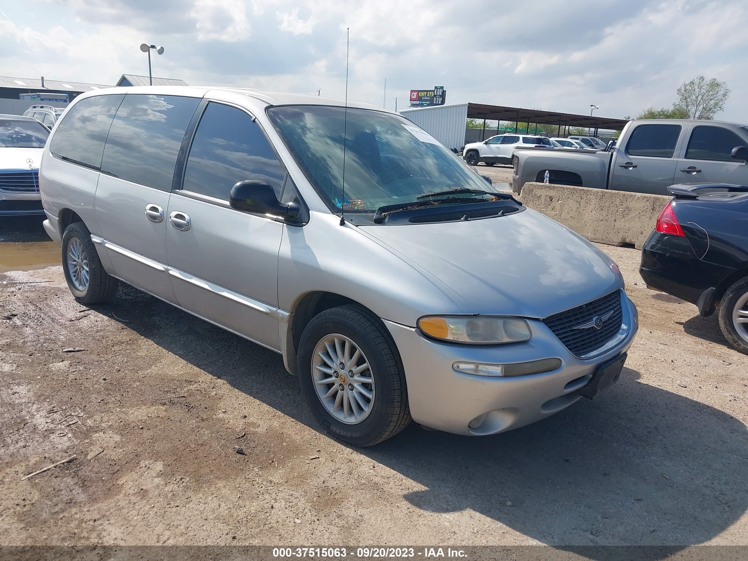 CHRYSLER TOWN & COUNTRY 2000 1c4gp44g8yb547641