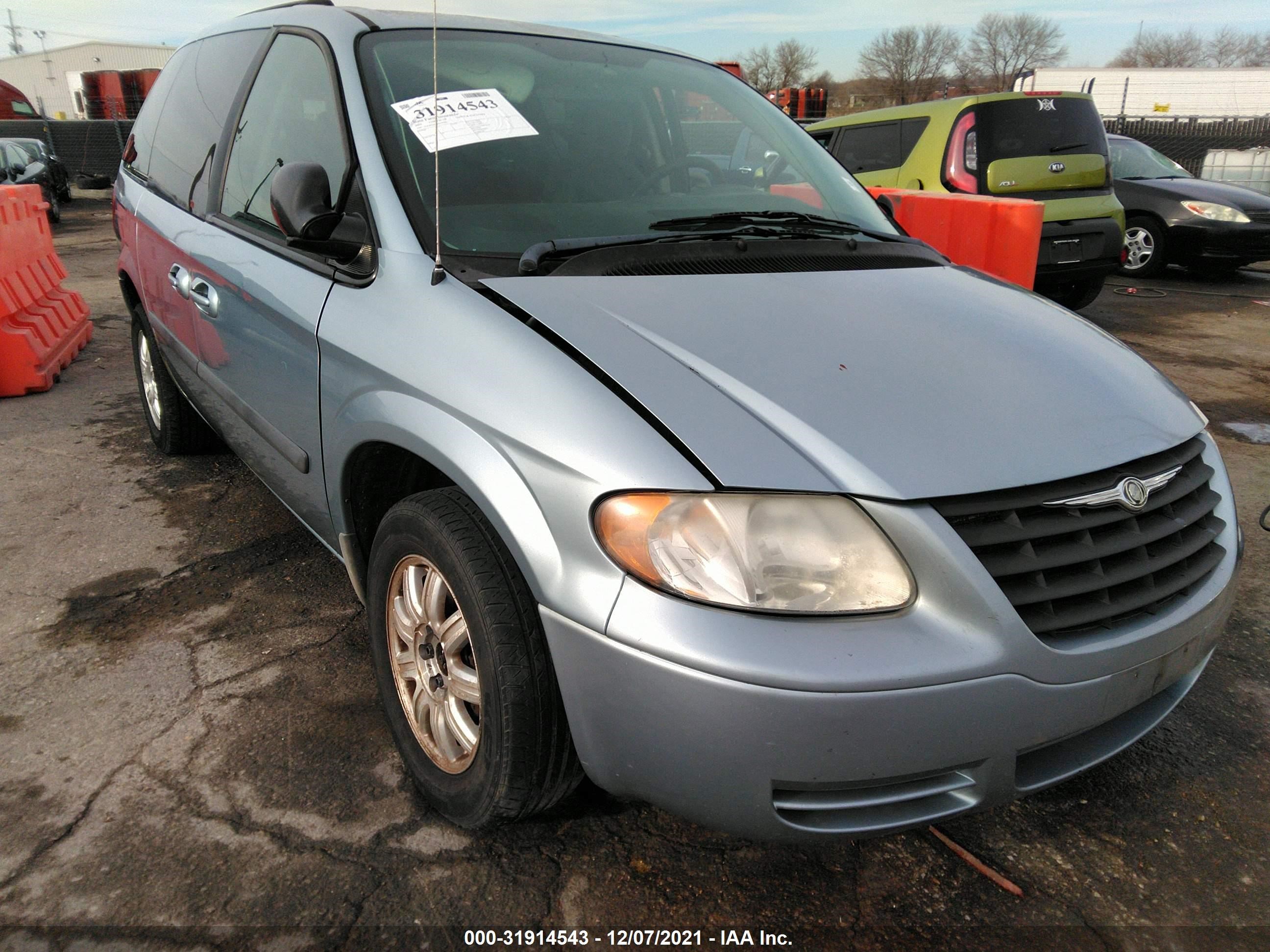 CHRYSLER TOWN & COUNTRY 2005 1c4gp45r05b353505