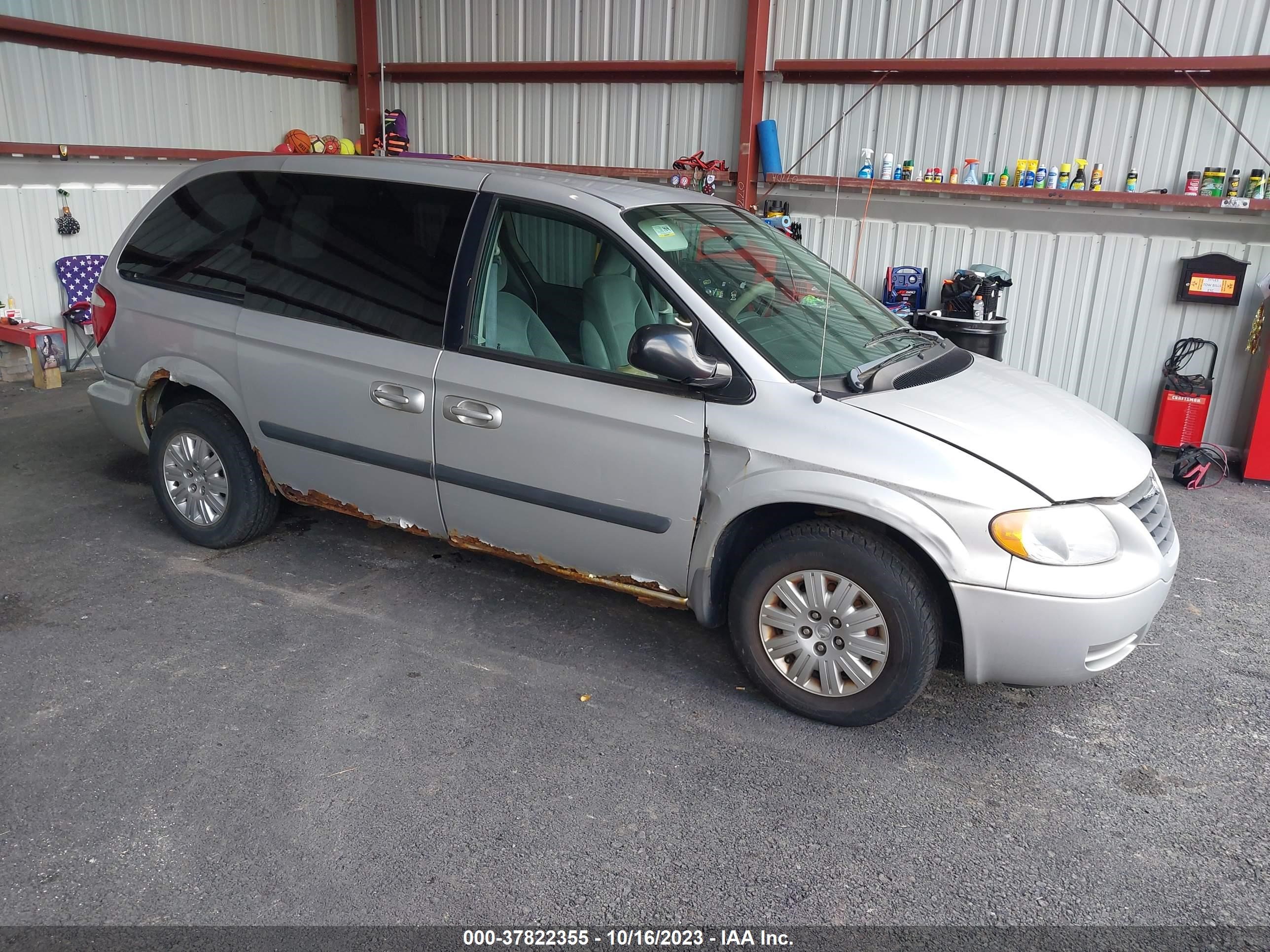 CHRYSLER TOWN & COUNTRY 2005 1c4gp45r05b441504