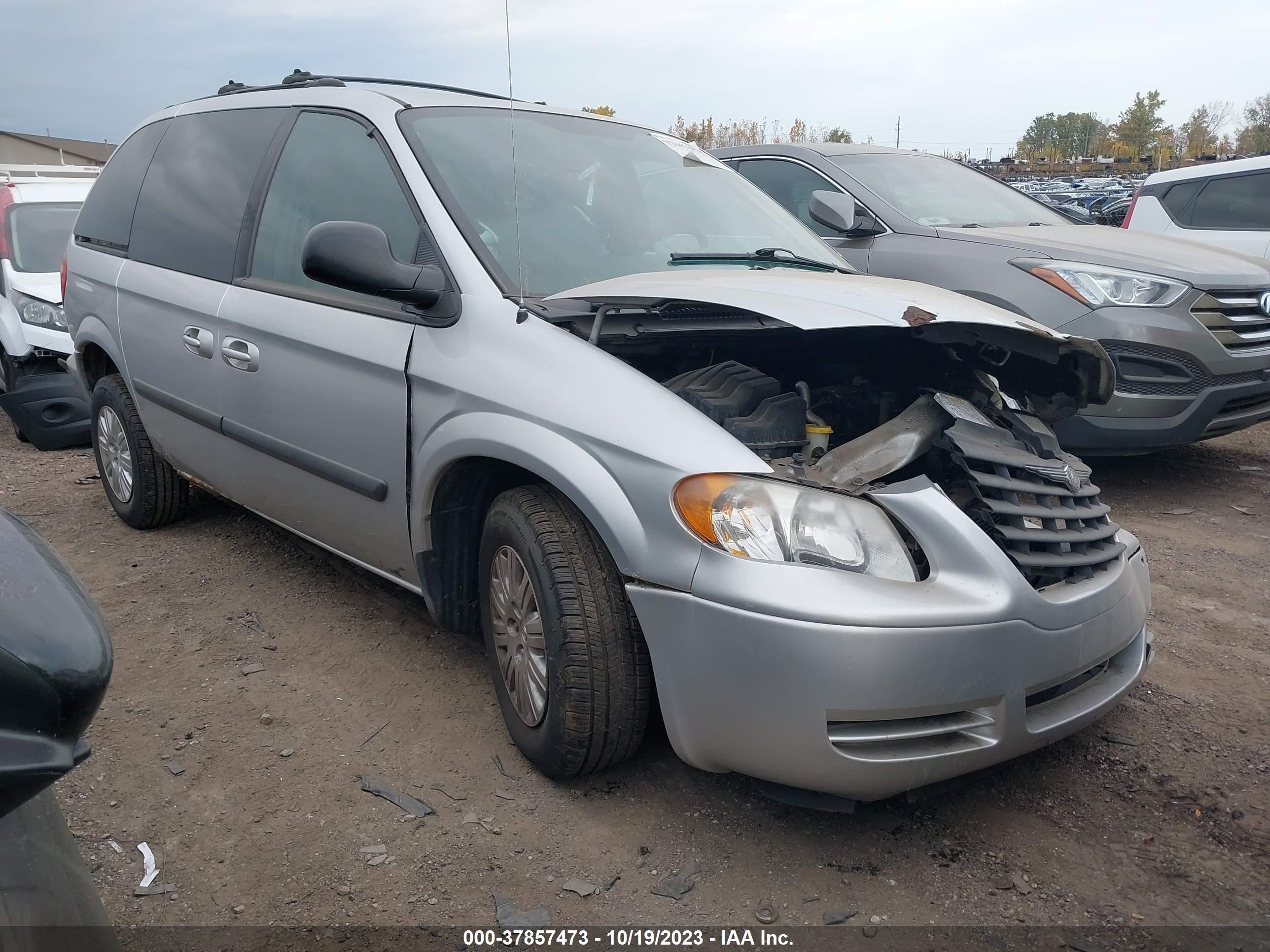 CHRYSLER TOWN & COUNTRY 2005 1c4gp45r15b145343