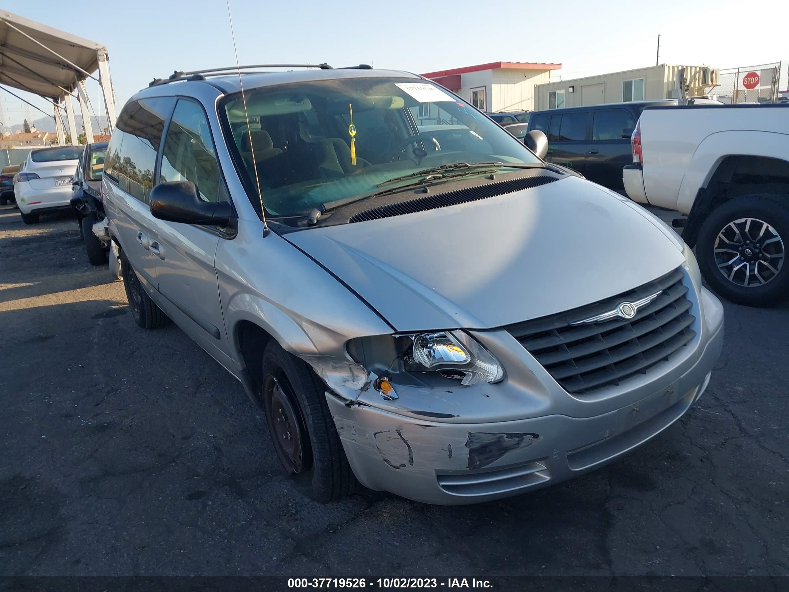 CHRYSLER TOWN & COUNTRY 2005 1c4gp45r35b318831