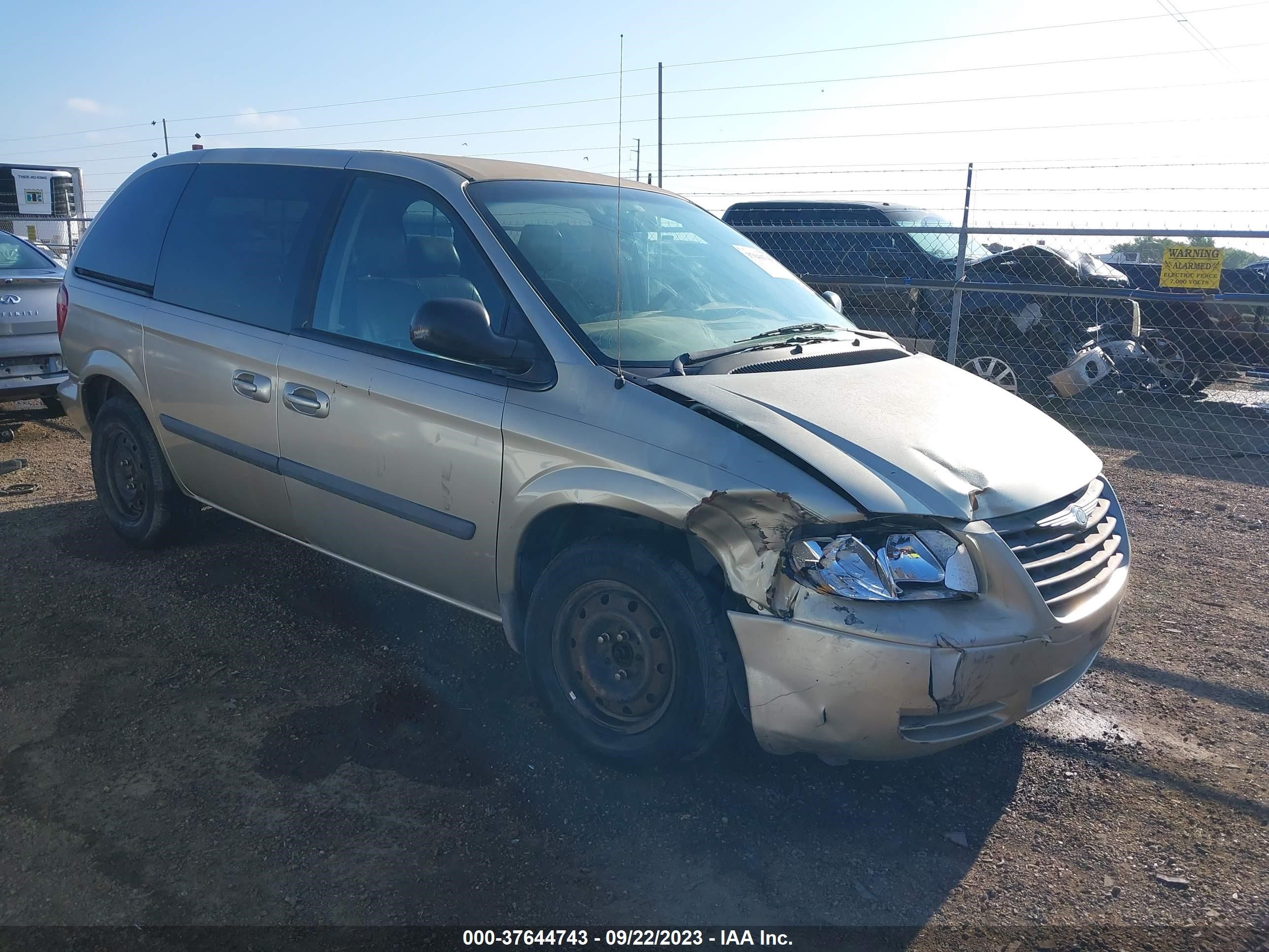 CHRYSLER TOWN & COUNTRY 2005 1c4gp45r85b271070