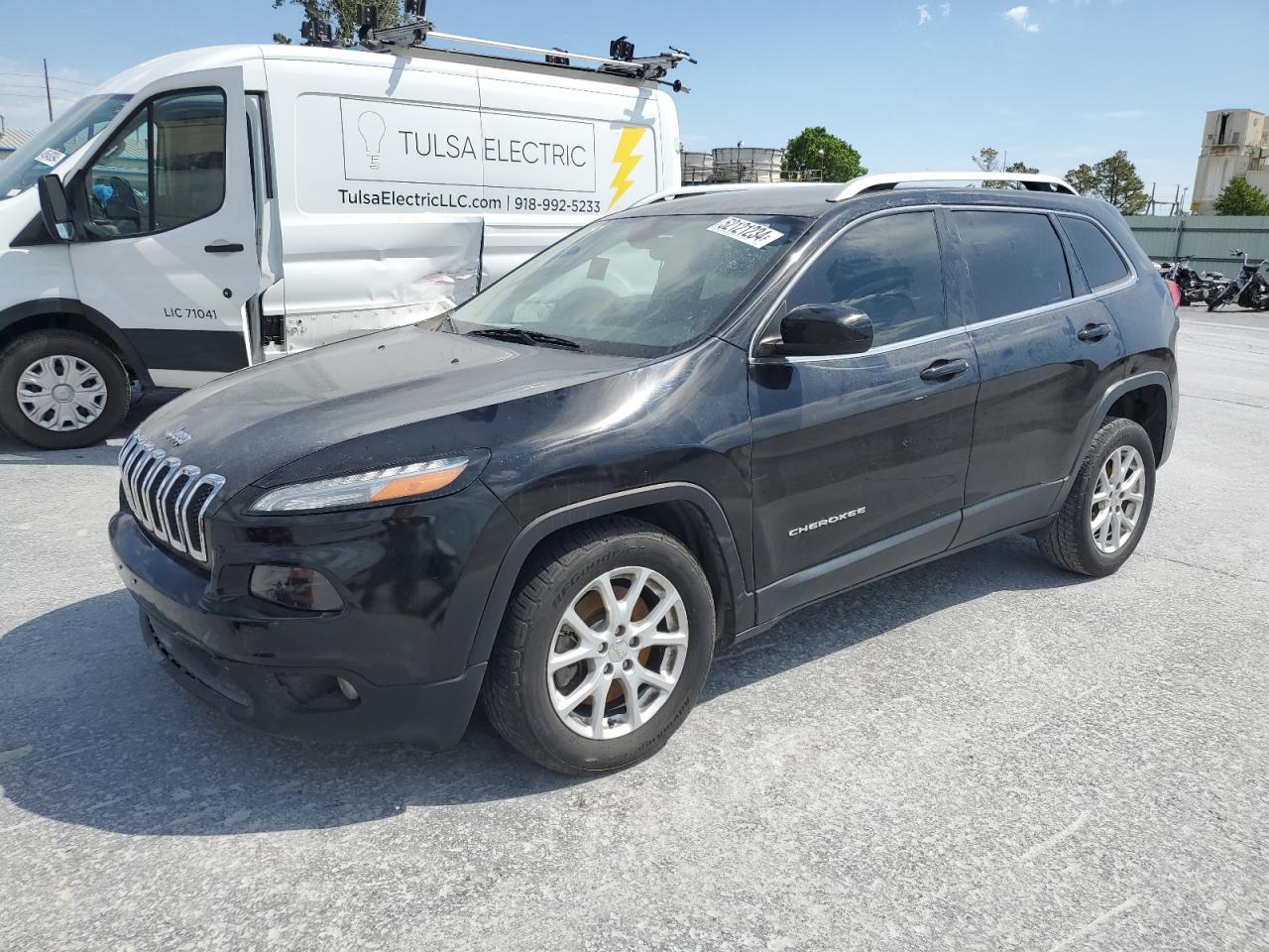 JEEP GRAND CHEROKEE 2018 1c4pjlcb0jd510756