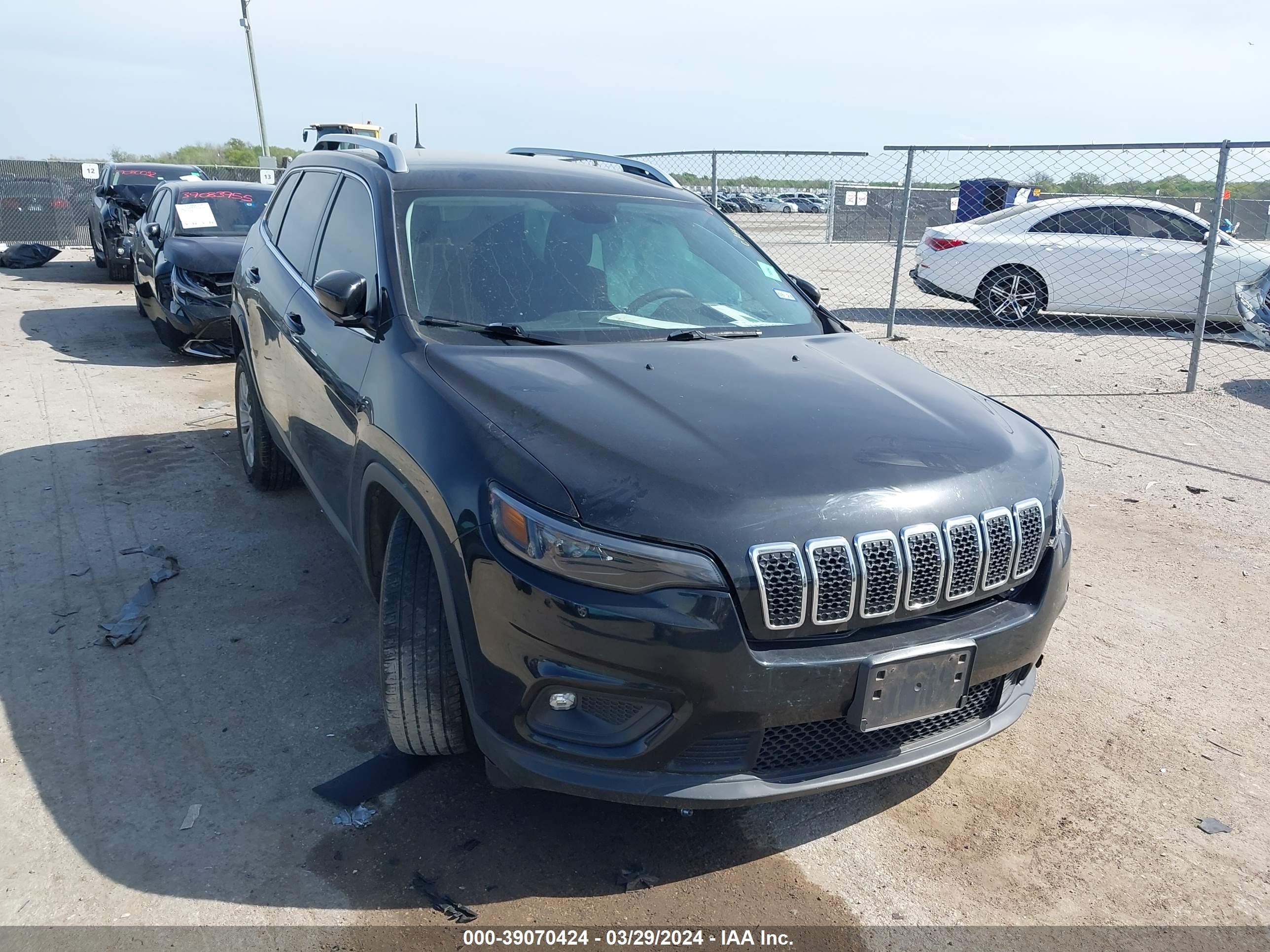 JEEP CHEROKEE 2019 1c4pjlcb2kd240799