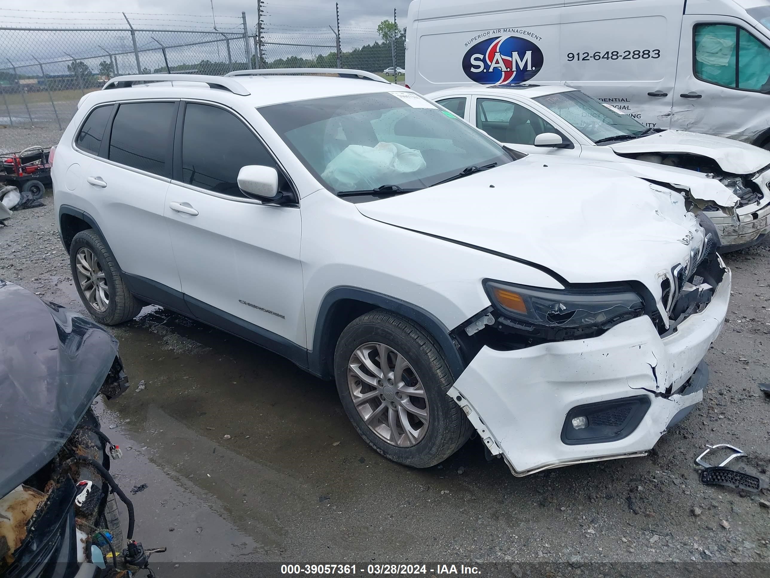 JEEP CHEROKEE 2019 1c4pjlcb3kd296458