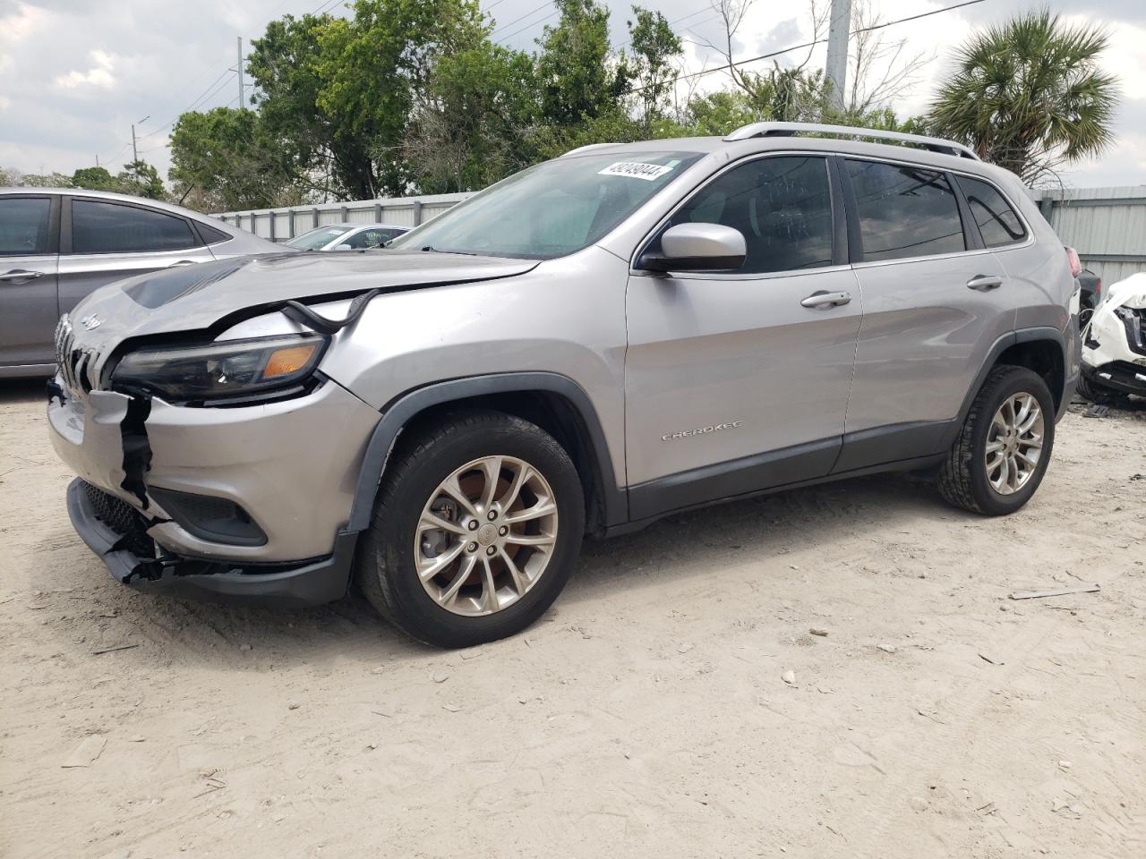 JEEP GRAND CHEROKEE 2019 1c4pjllx7kd226134