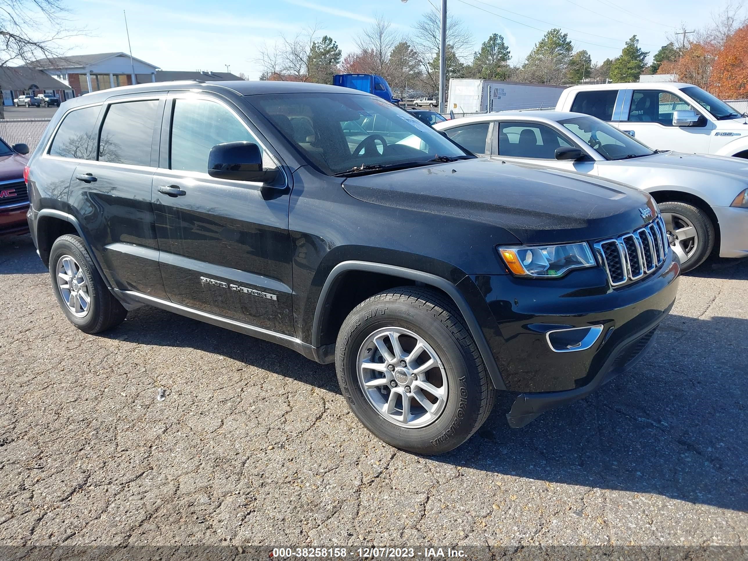 JEEP GRAND CHEROKEE 2018 1c4rjeag6jc339827