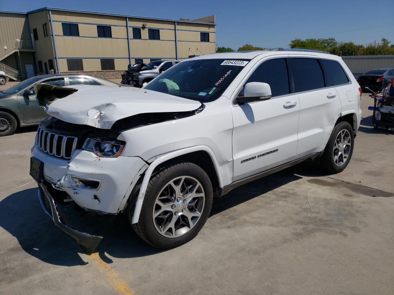 JEEP GRAND CHEROKEE 2018 1c4rjebg1jc261052