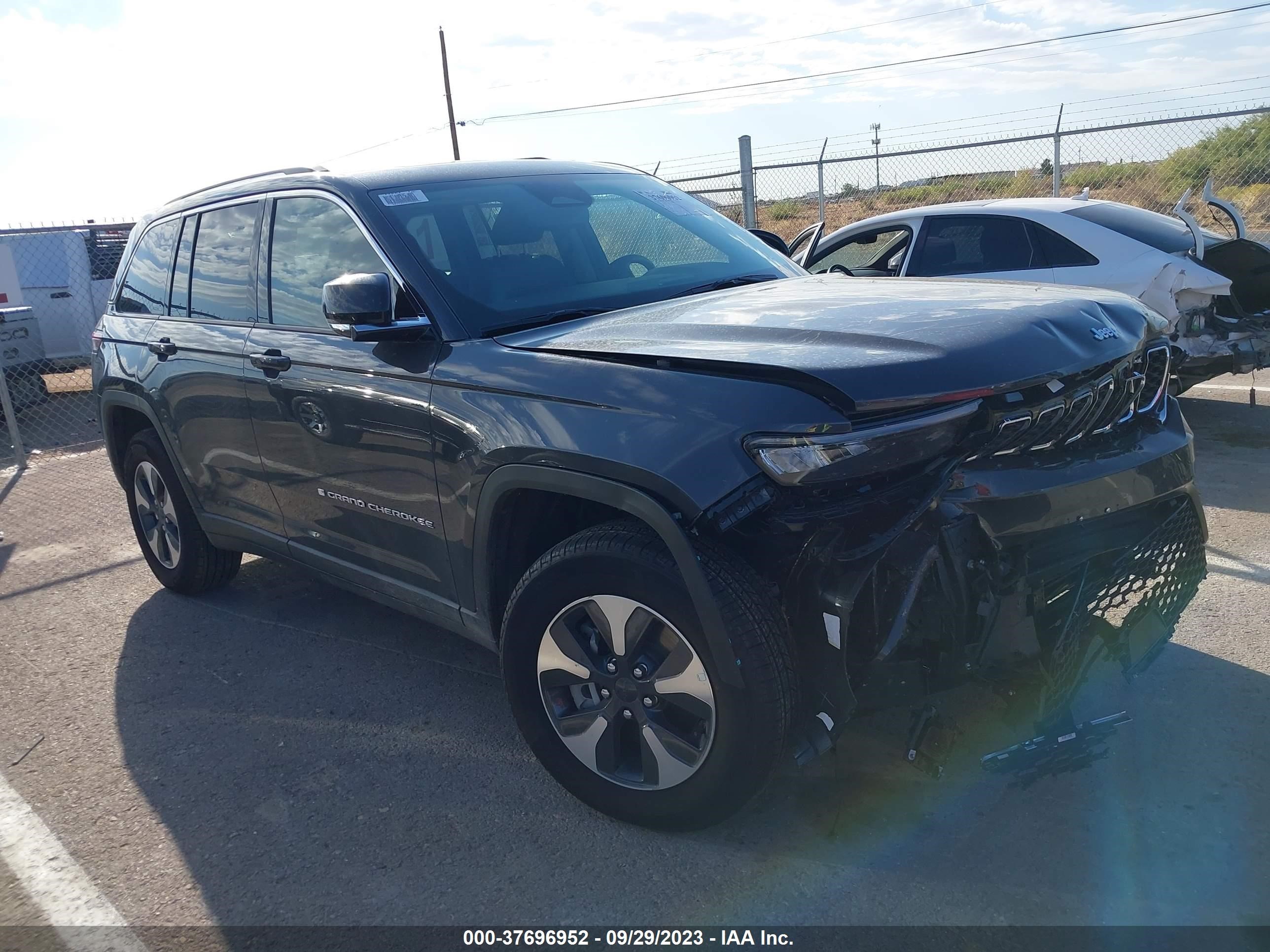 JEEP GRAND CHEROKEE 2023 1c4rjyb63pc633721